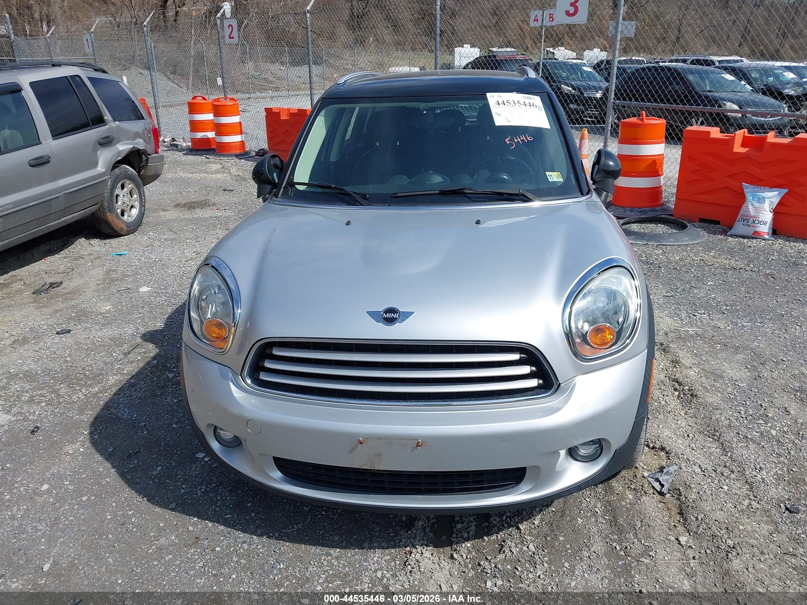 MINI COUNTRYMAN image 6