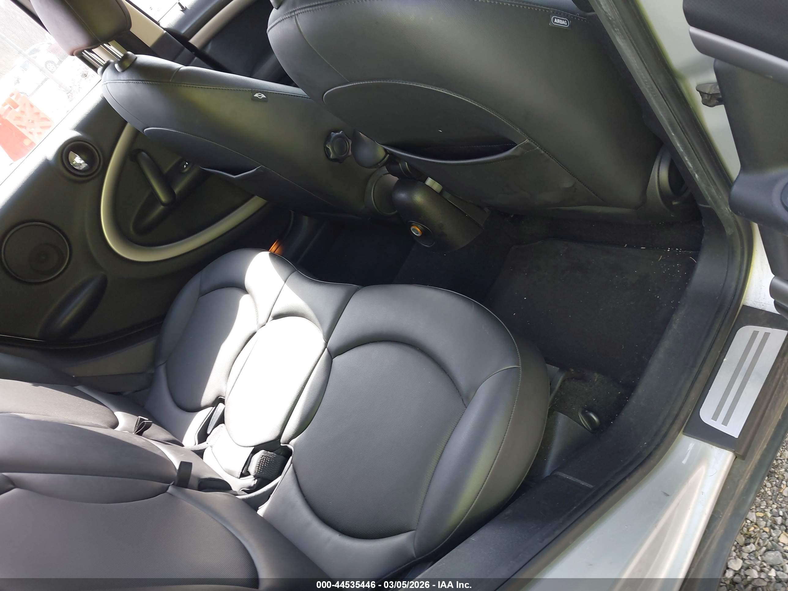 MINI COUNTRYMAN image 8