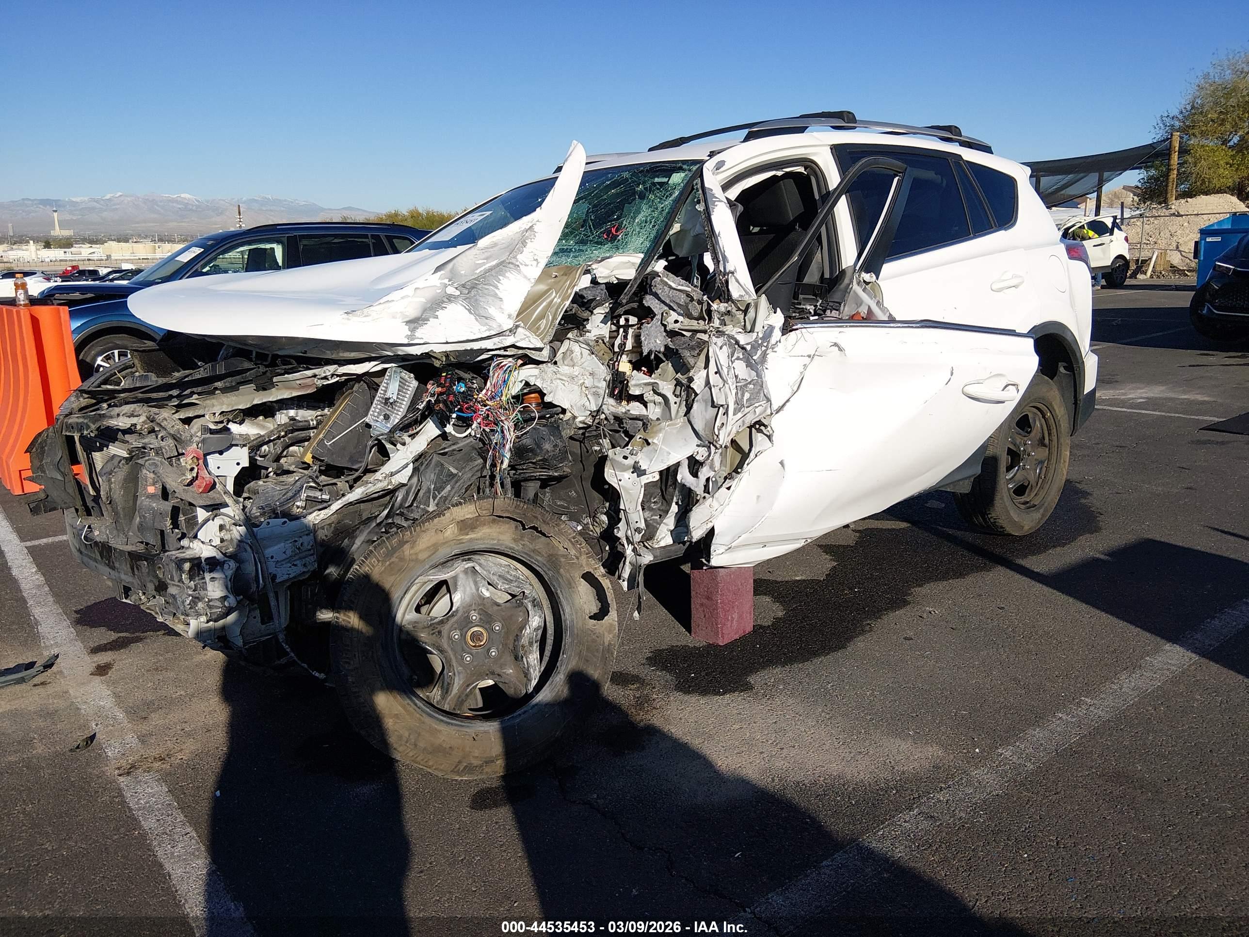 TOYOTA RAV4 image 2