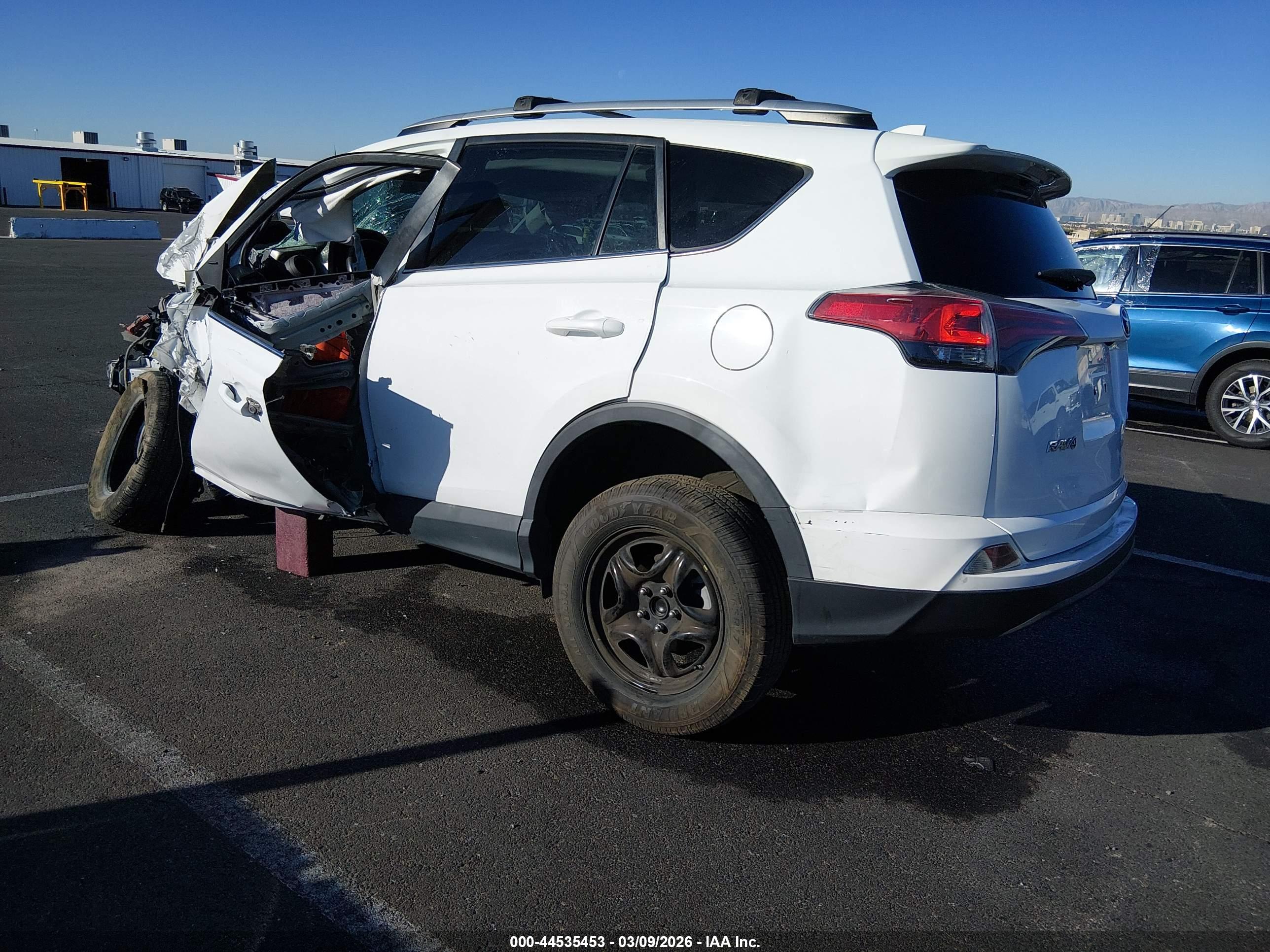 TOYOTA RAV4 image 3