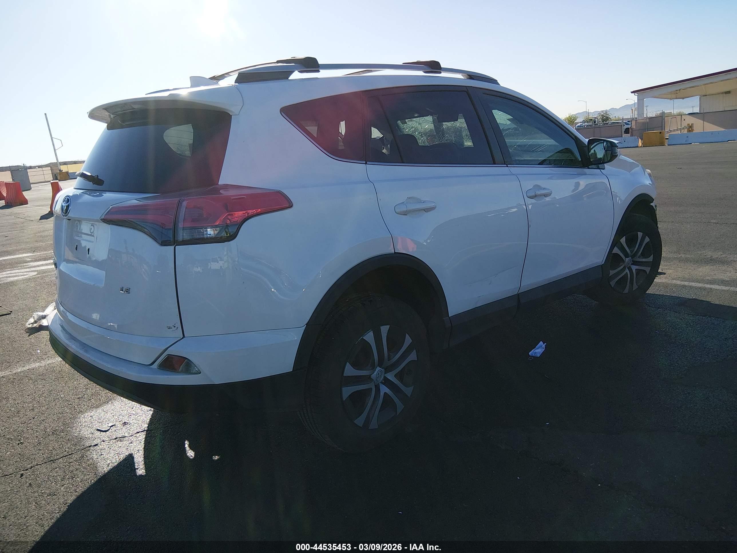 TOYOTA RAV4 image 4
