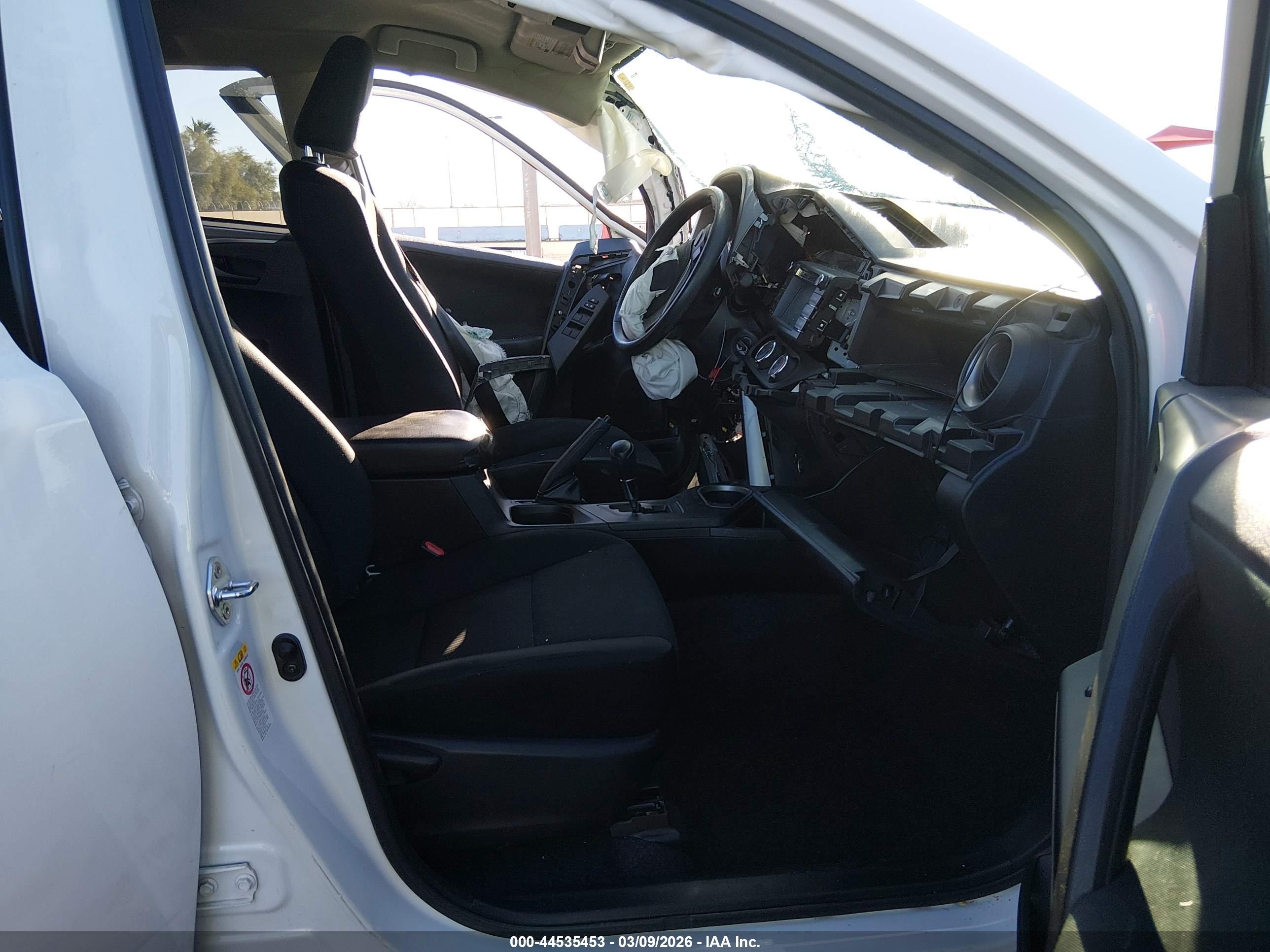 TOYOTA RAV4 image 5