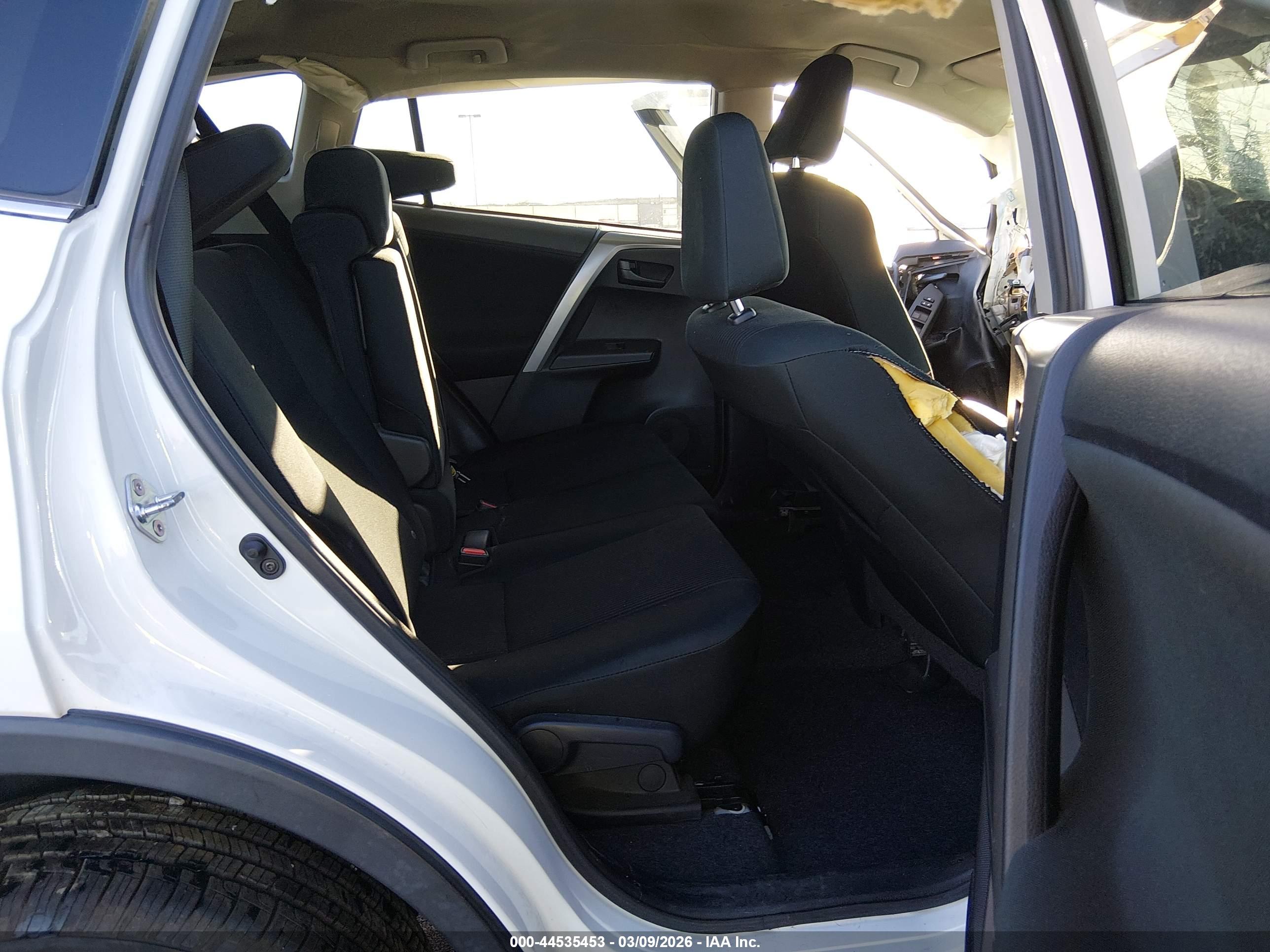 TOYOTA RAV4 image 8