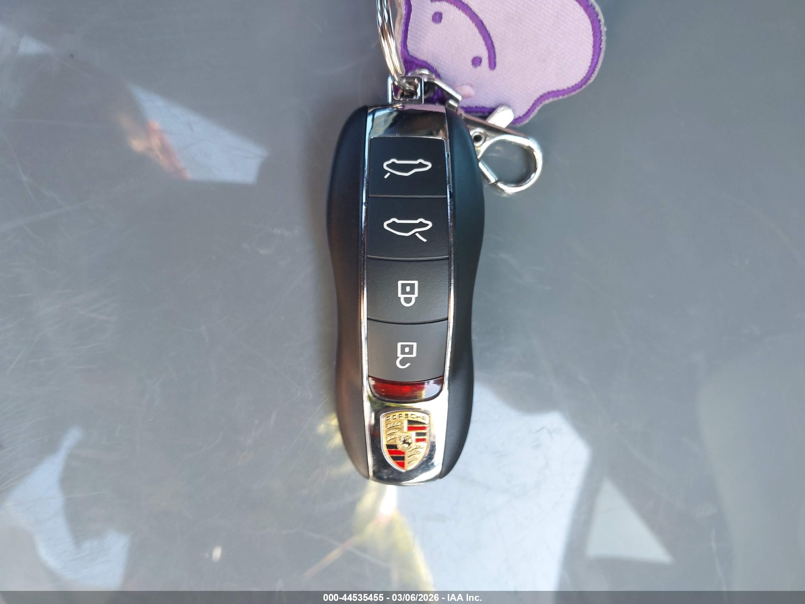 PORSCHE 718 image 11