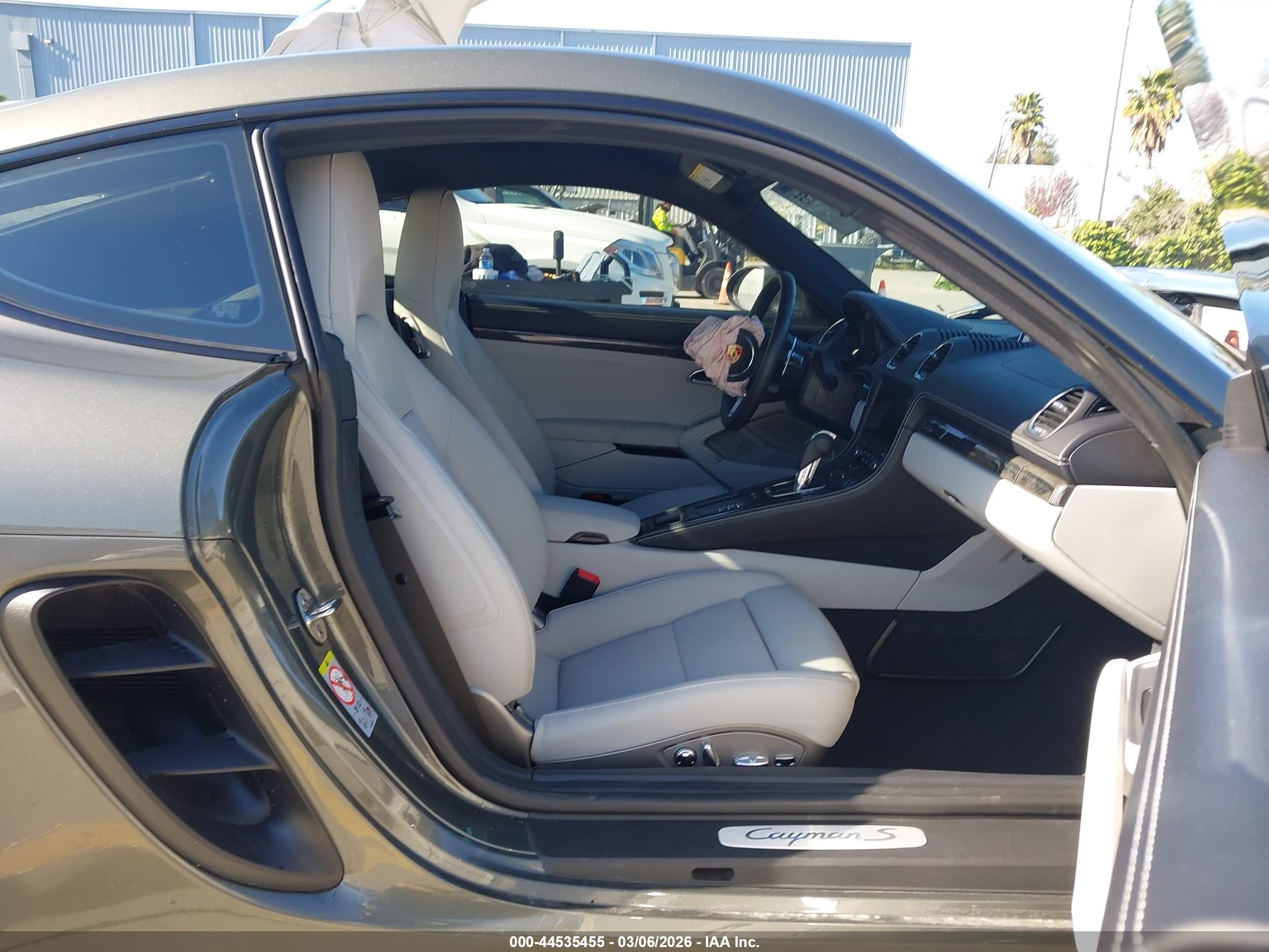 PORSCHE 718 image 5