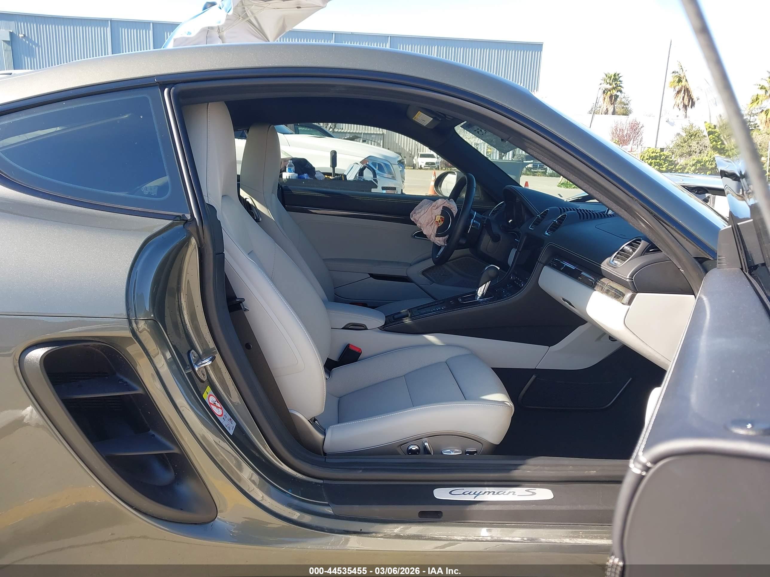 PORSCHE 718 image 8