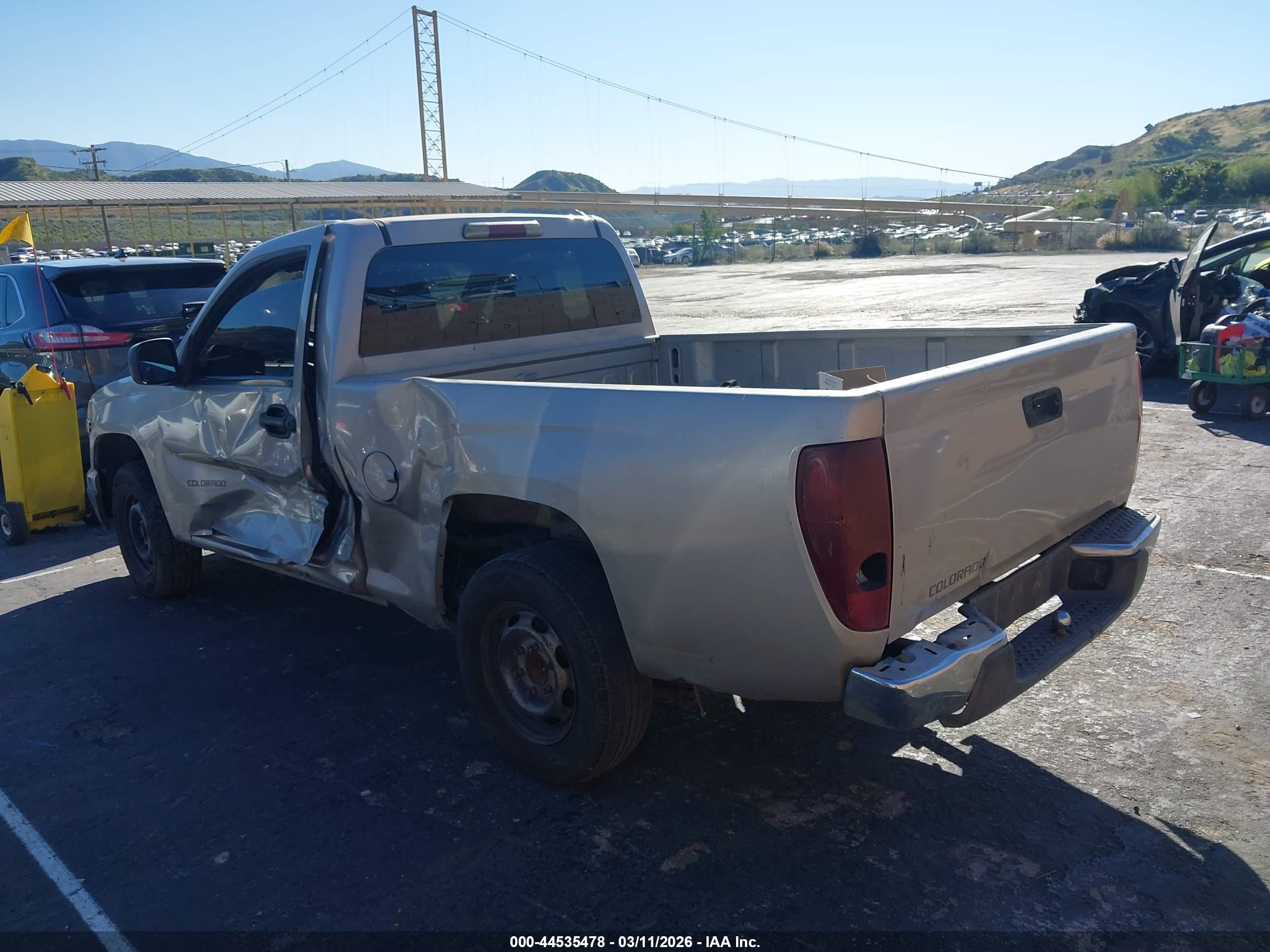 CHEVROLET COLORADO image 3