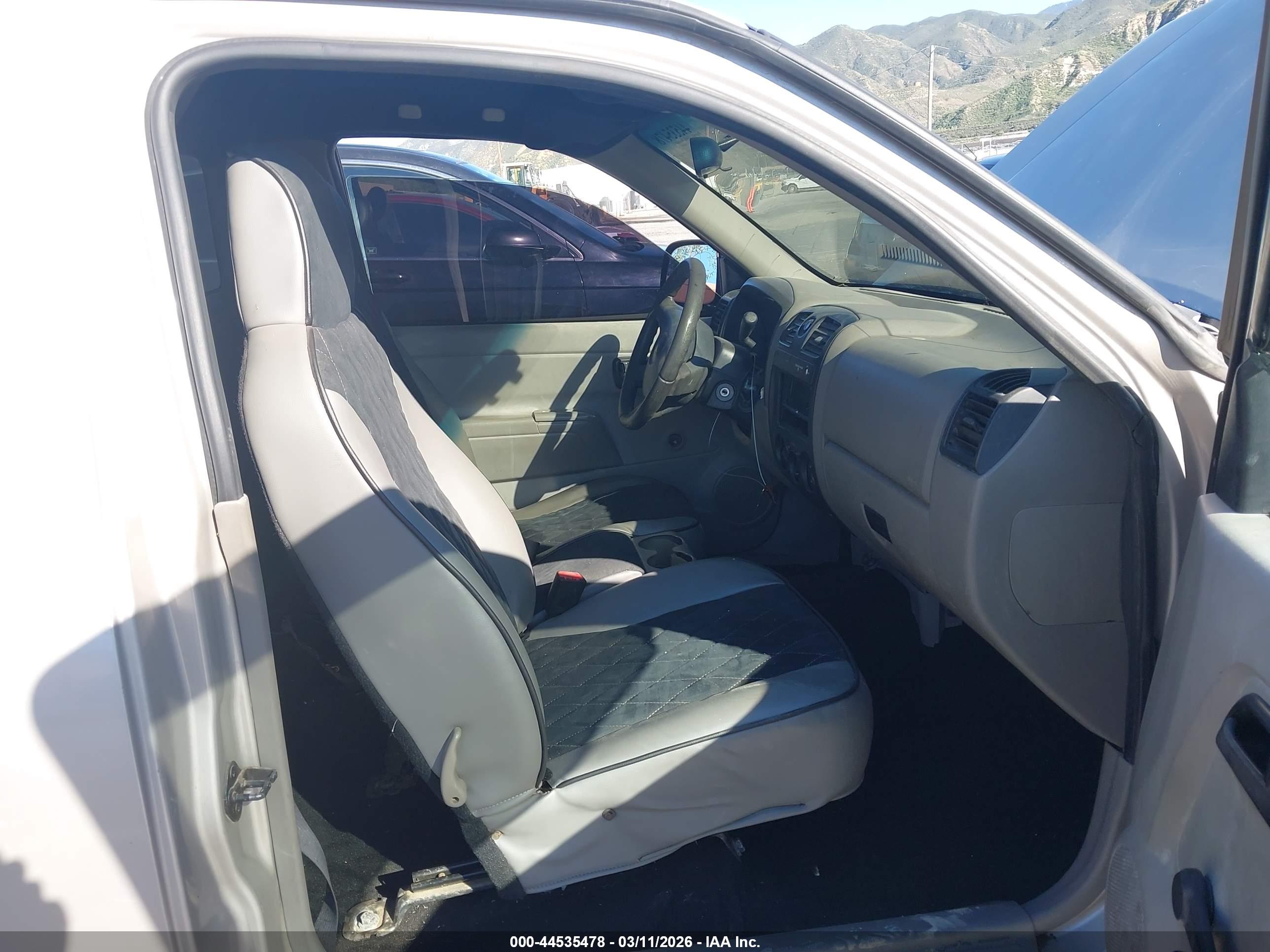 CHEVROLET COLORADO image 5