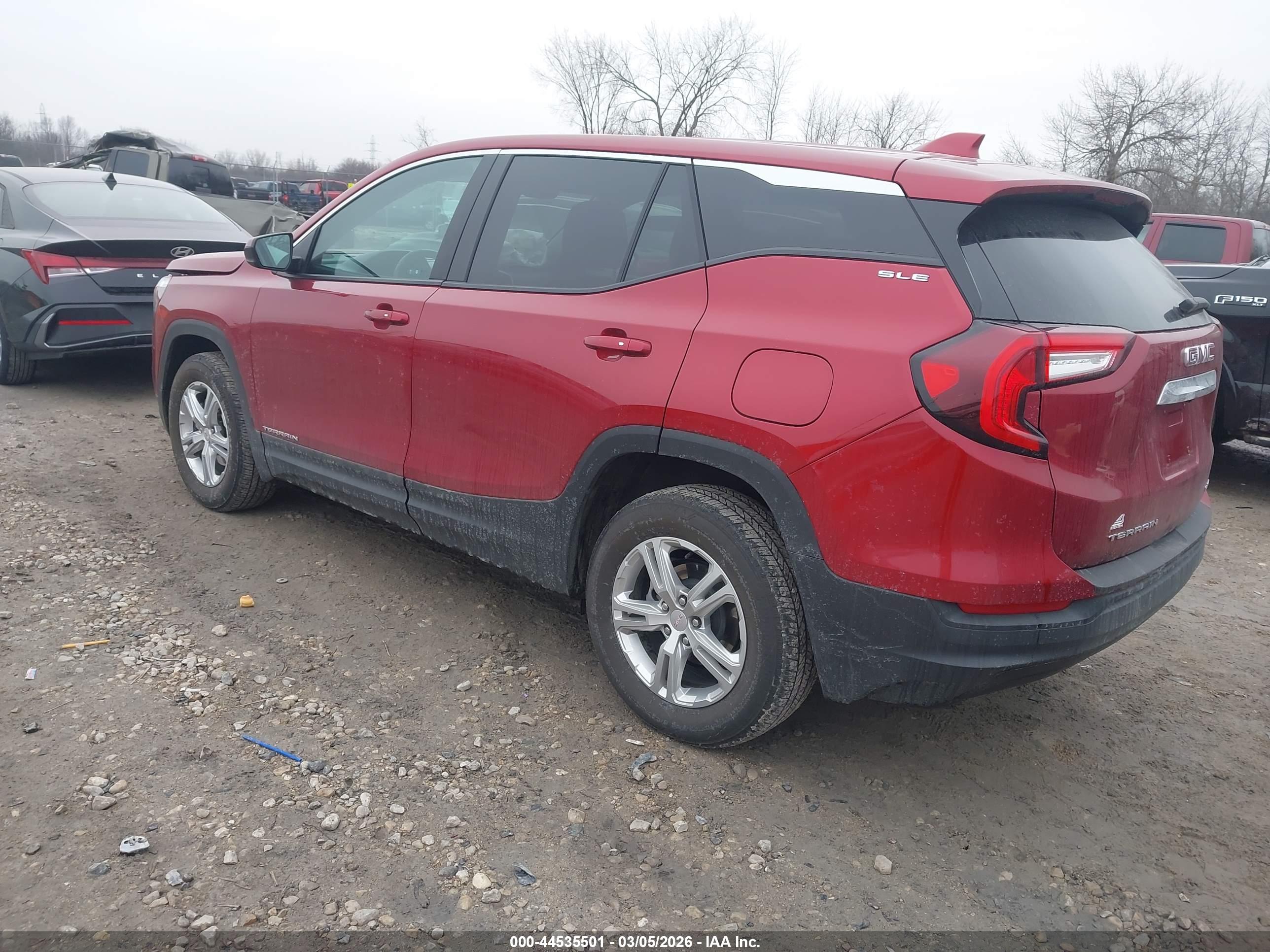 GMC TERRAIN image 3