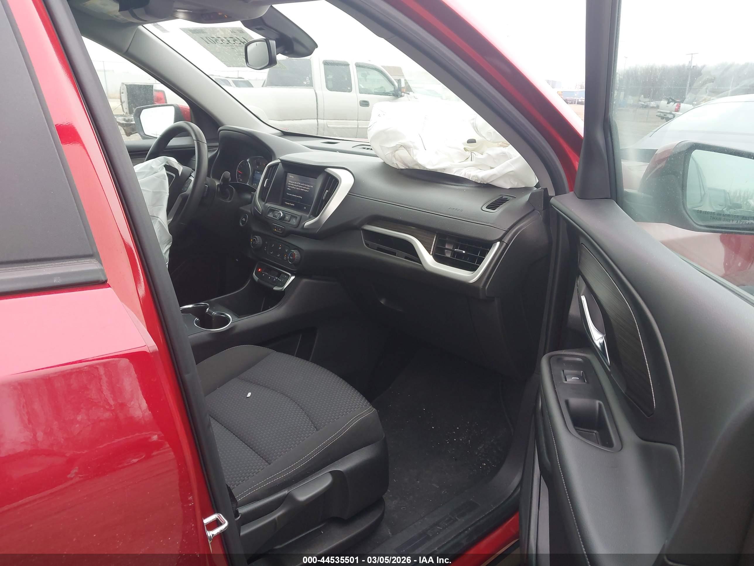 GMC TERRAIN image 5