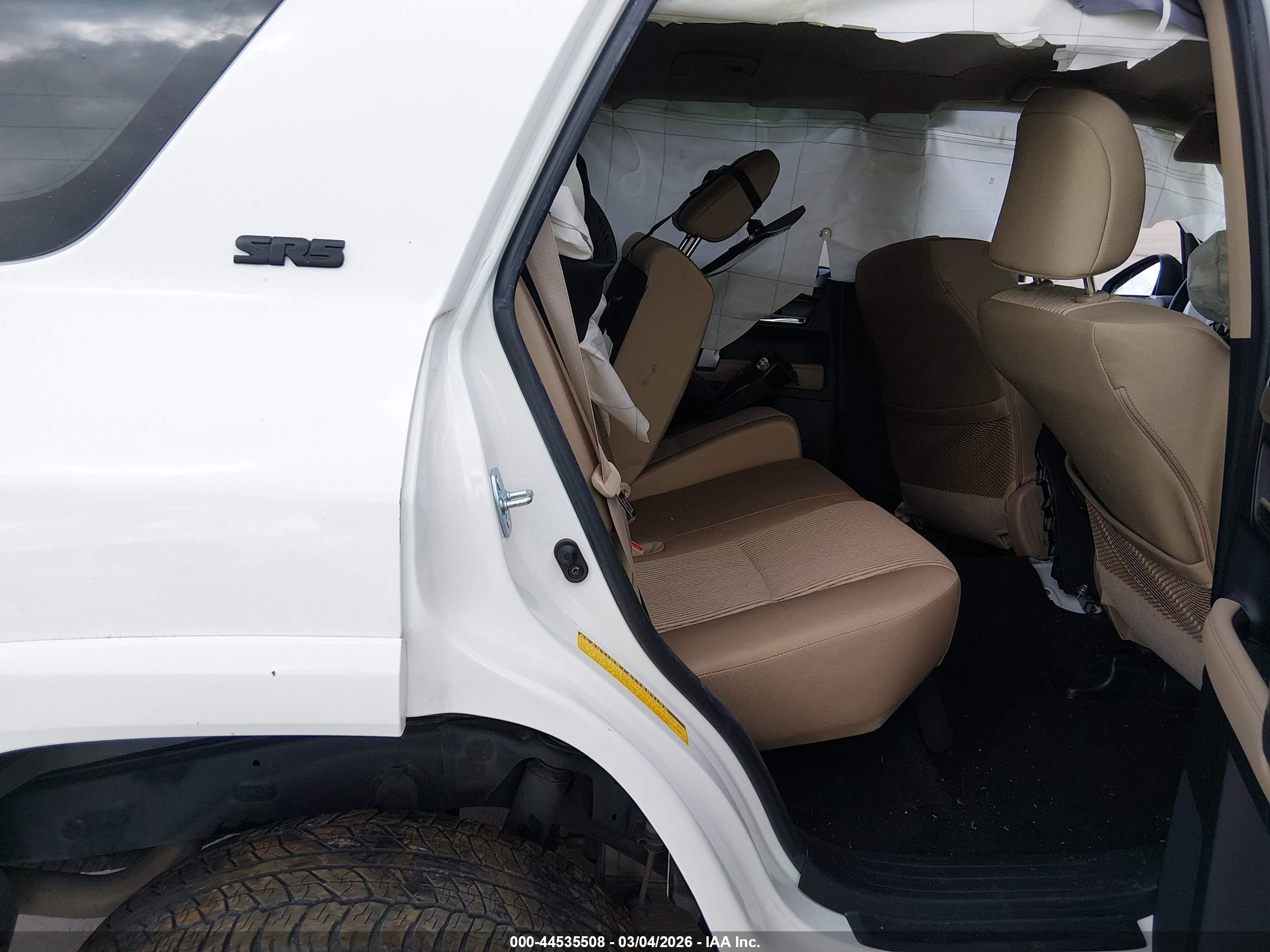 TOYOTA 4RUNNER image 8