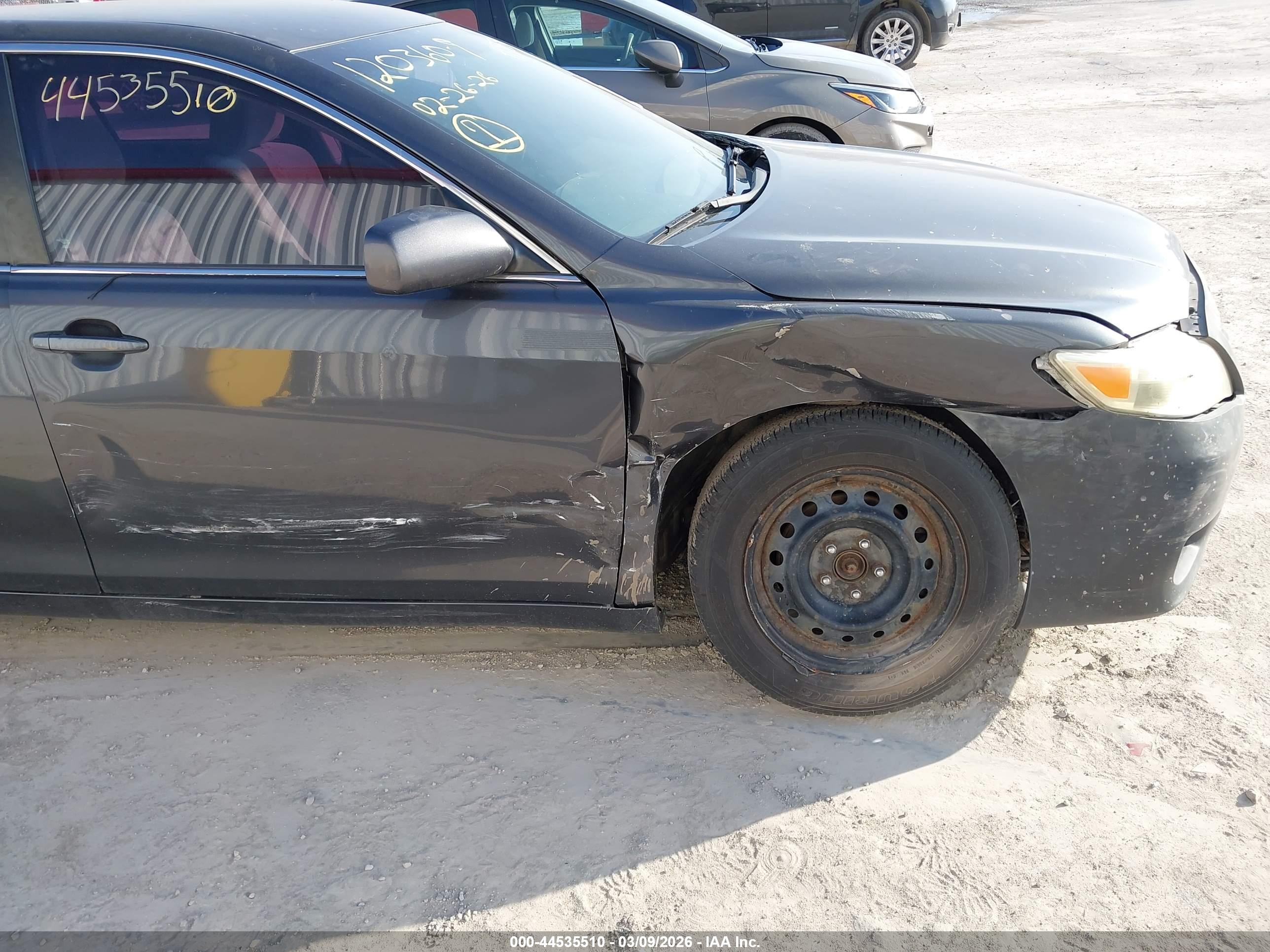 TOYOTA CAMRY image 6