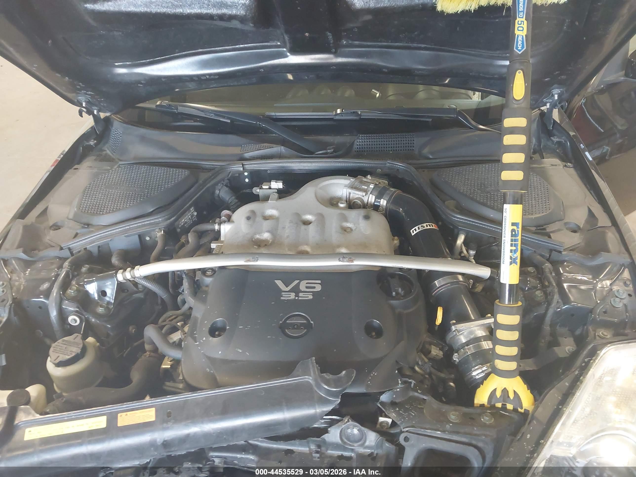 NISSAN 350Z image 10