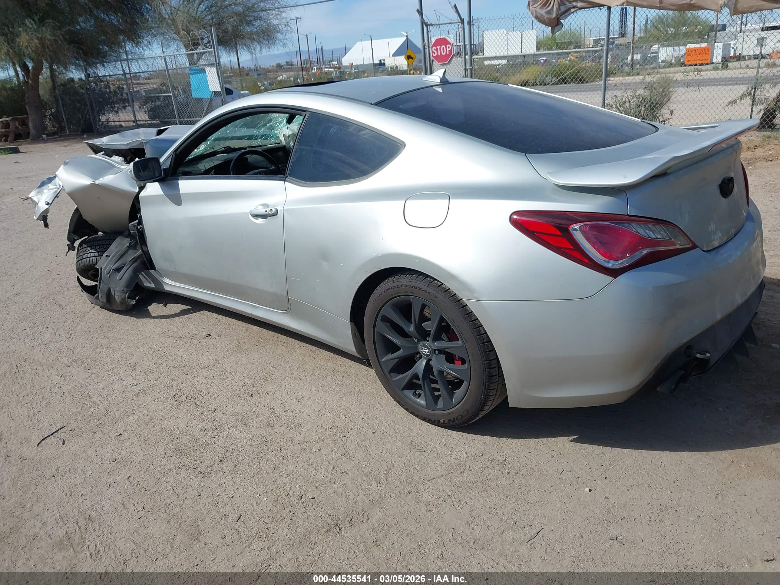 HYUNDAI GENESIS image 3