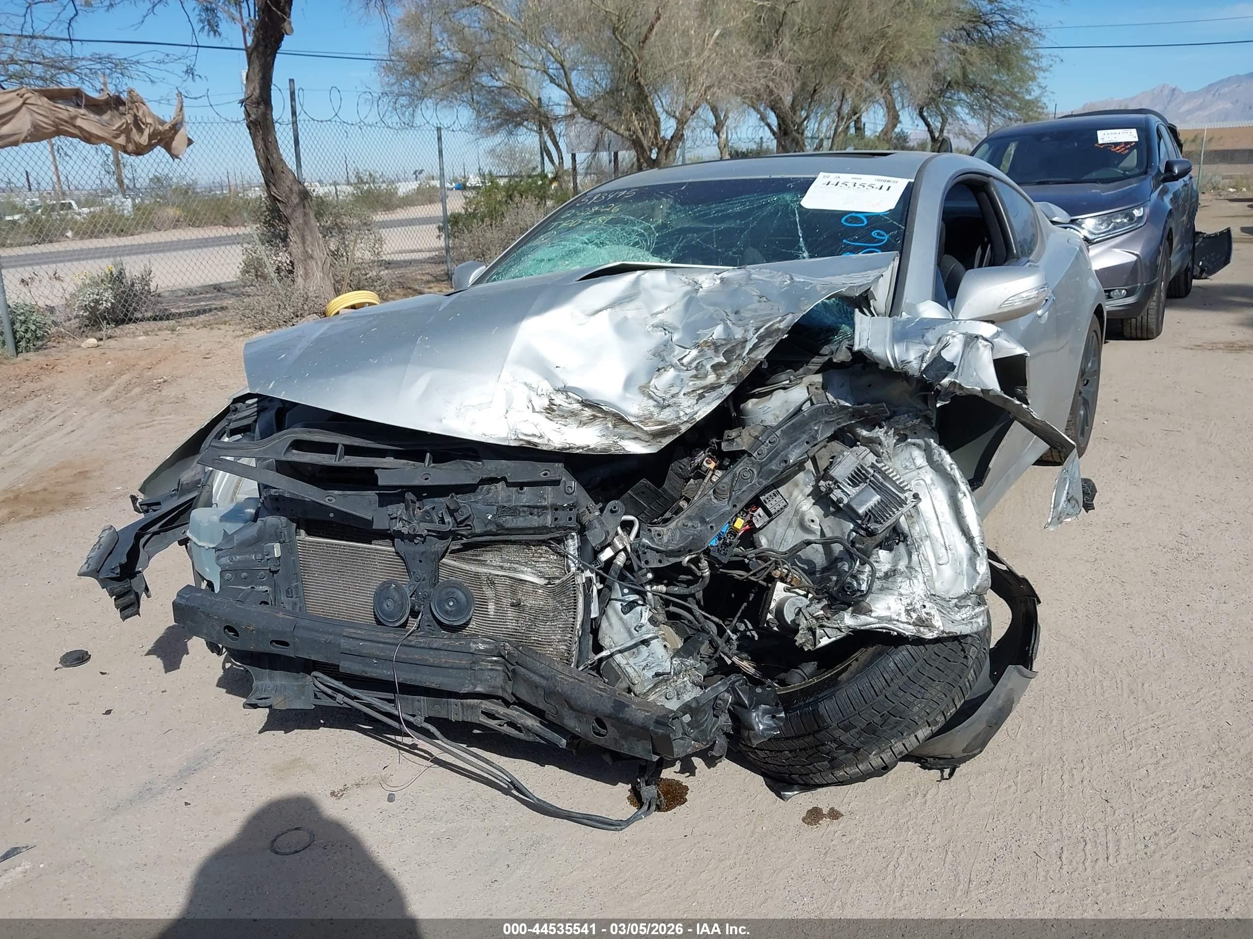 HYUNDAI GENESIS image 6