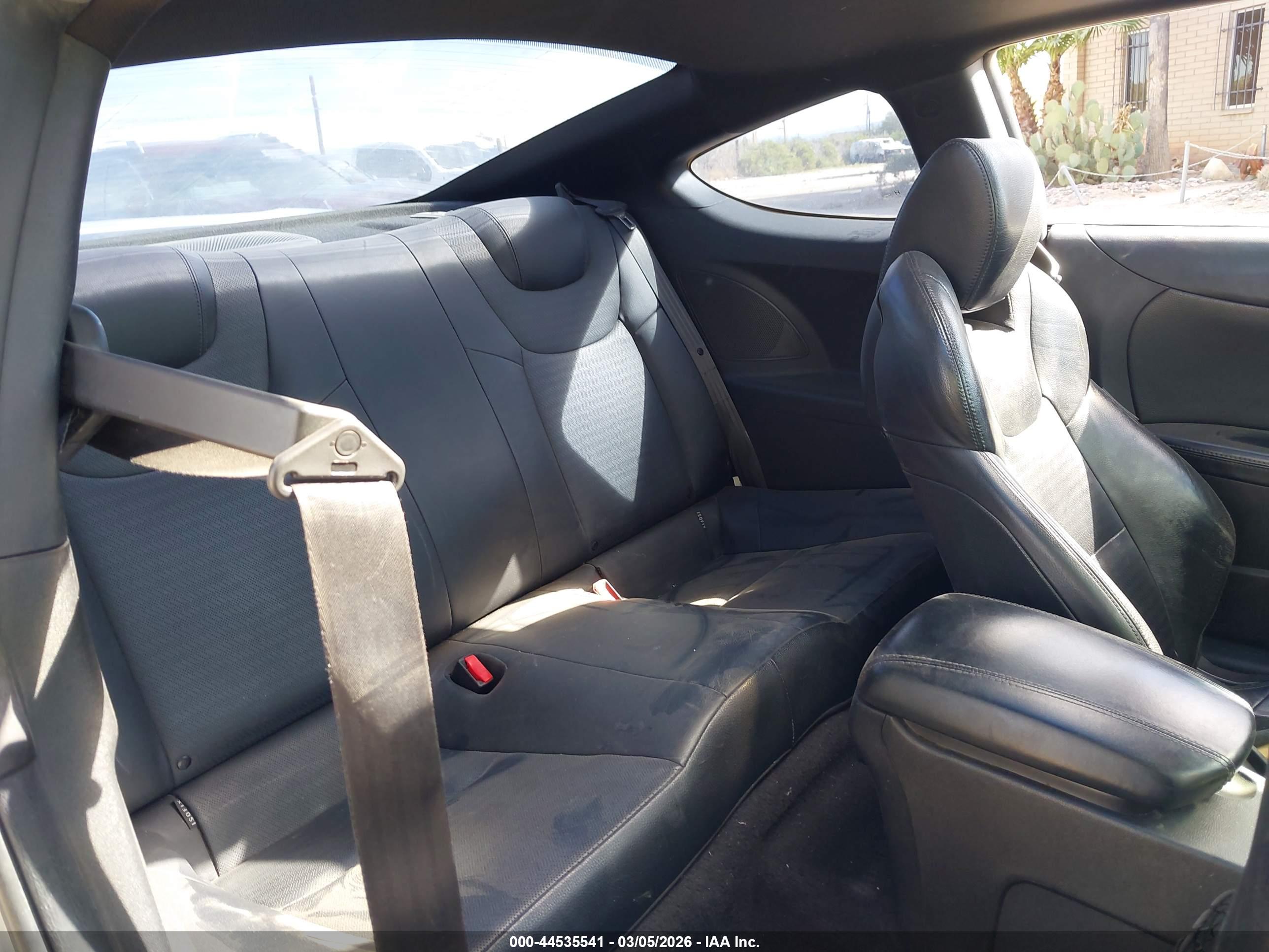 HYUNDAI GENESIS image 8
