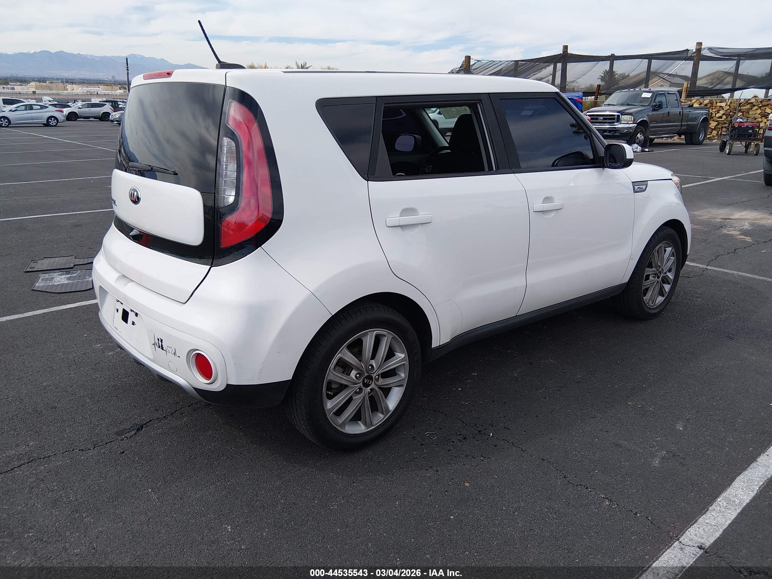 KIA SOUL image 4