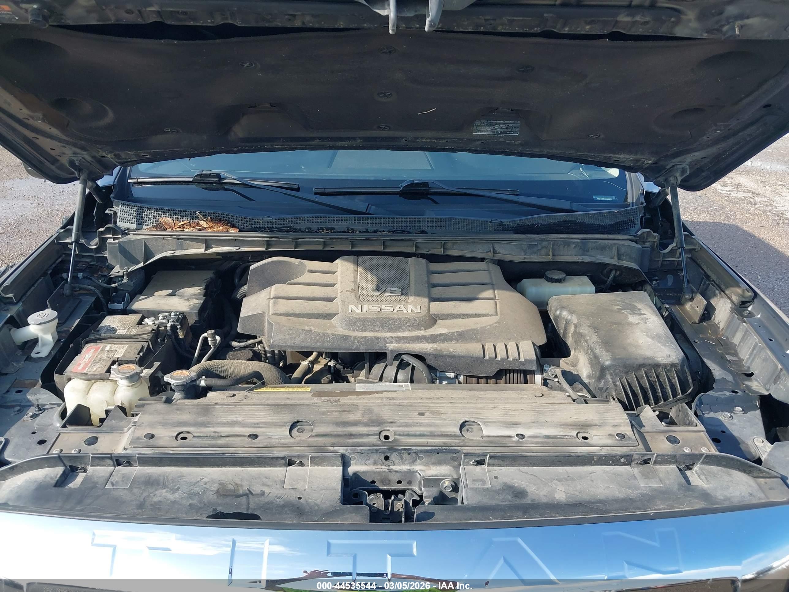 NISSAN TITAN image 10