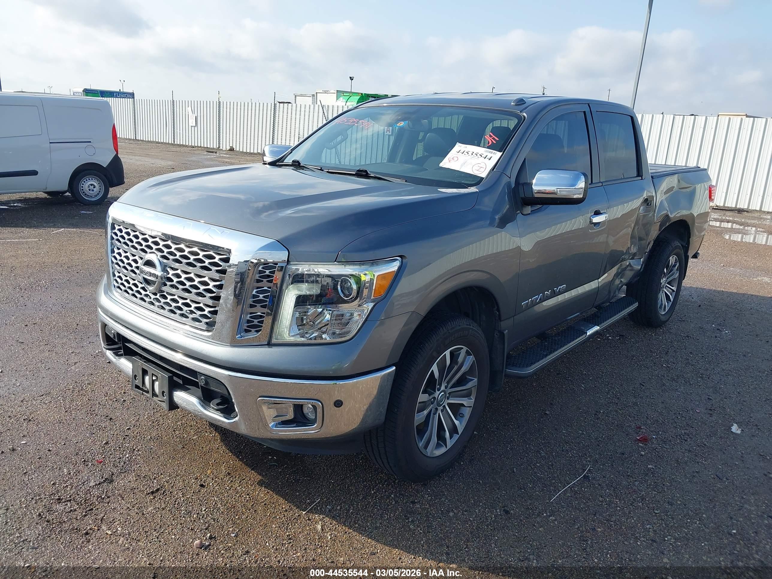 NISSAN TITAN image 2