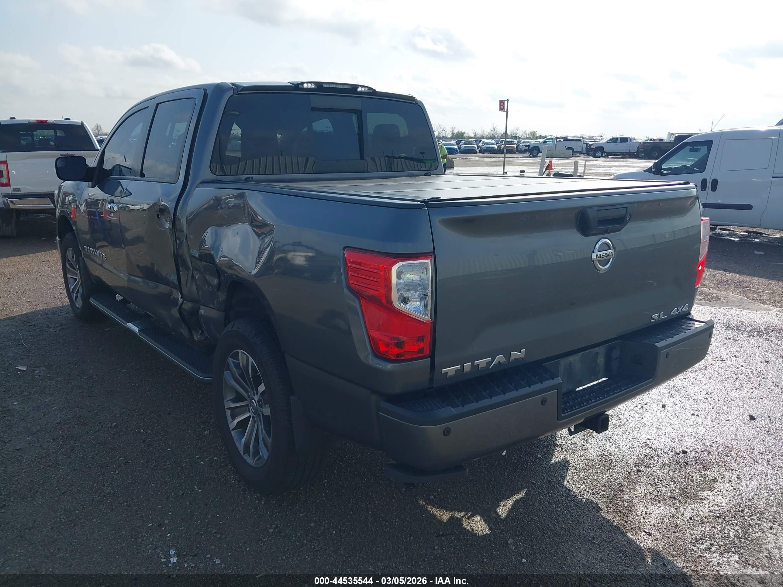 NISSAN TITAN image 3