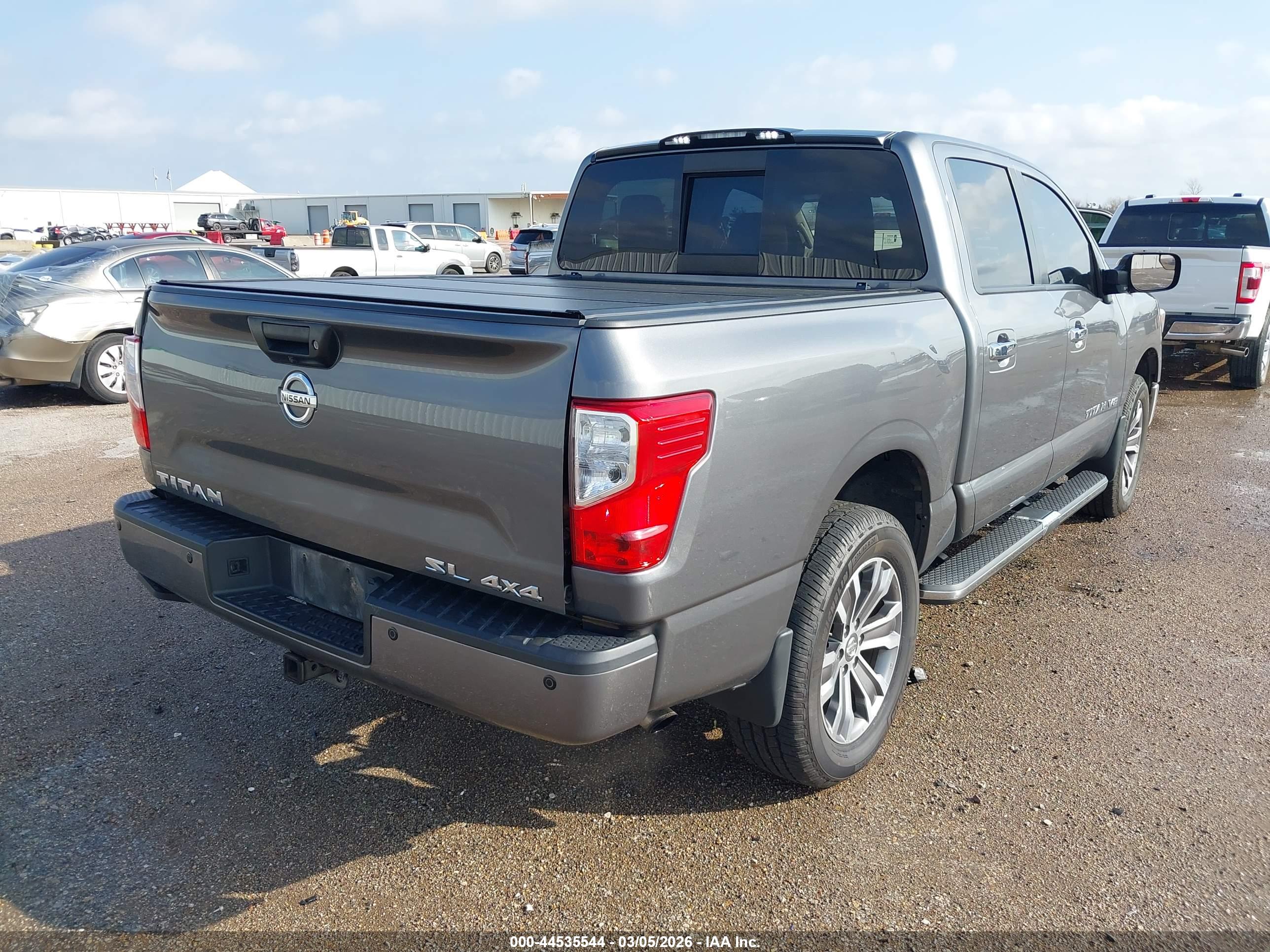 NISSAN TITAN image 4