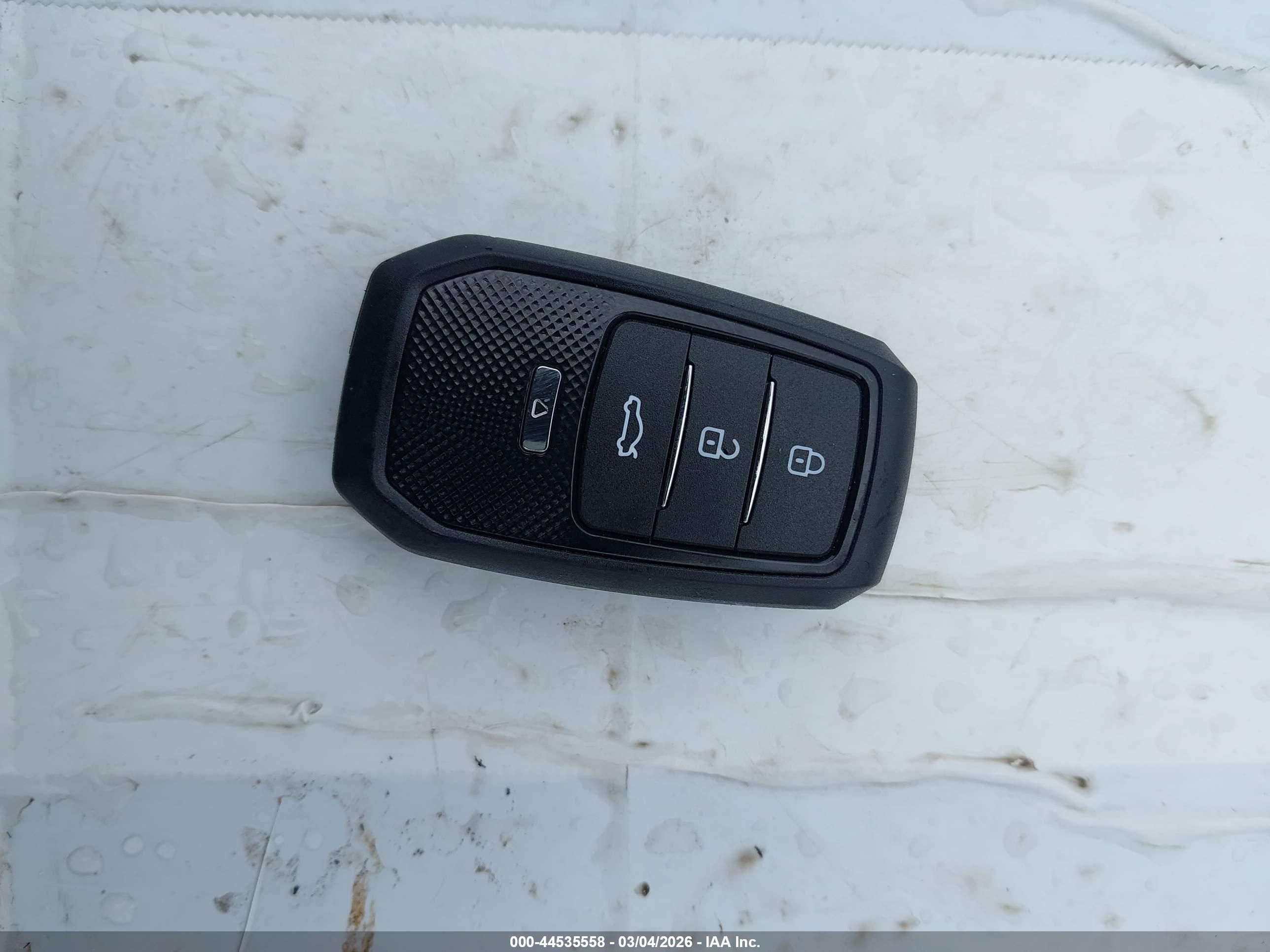 LEXUS ES image 11