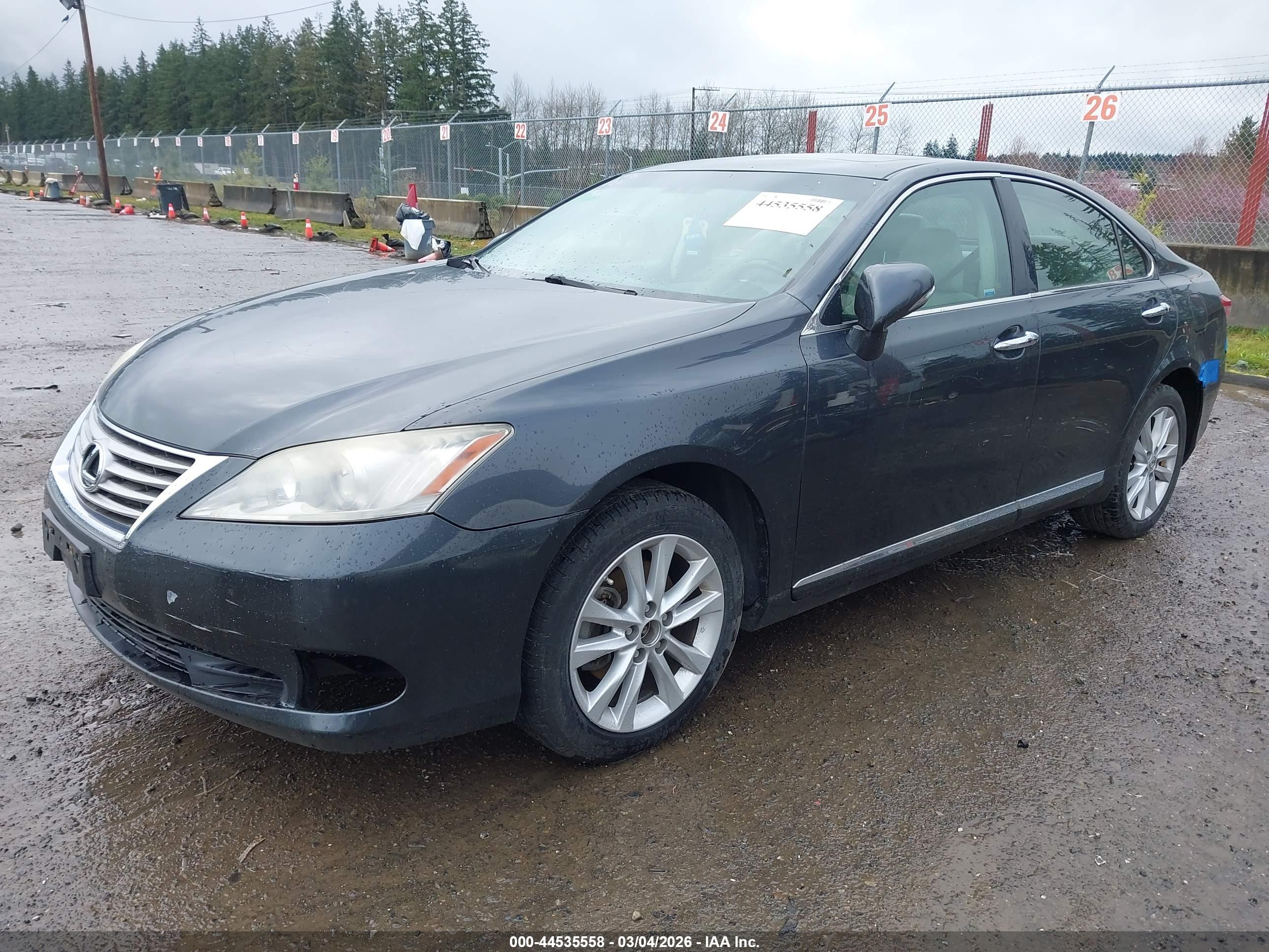 LEXUS ES image 2