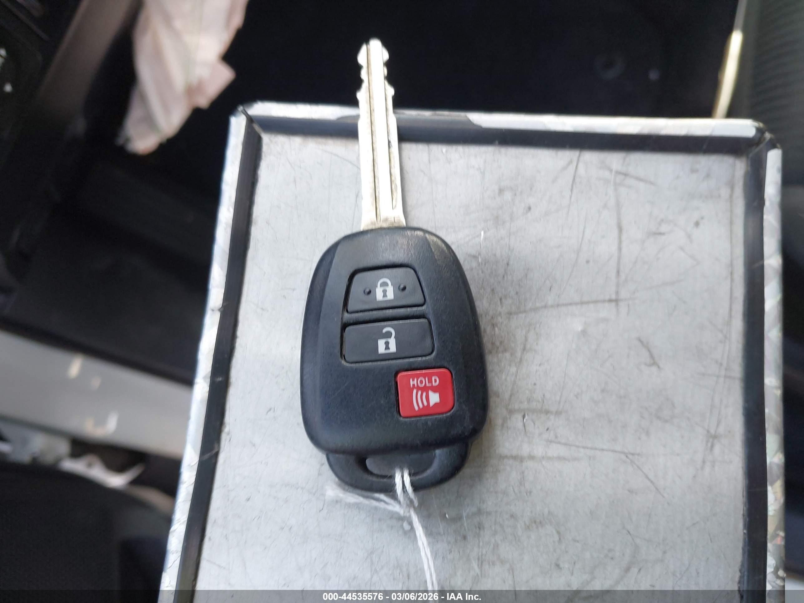 TOYOTA RAV4 image 11