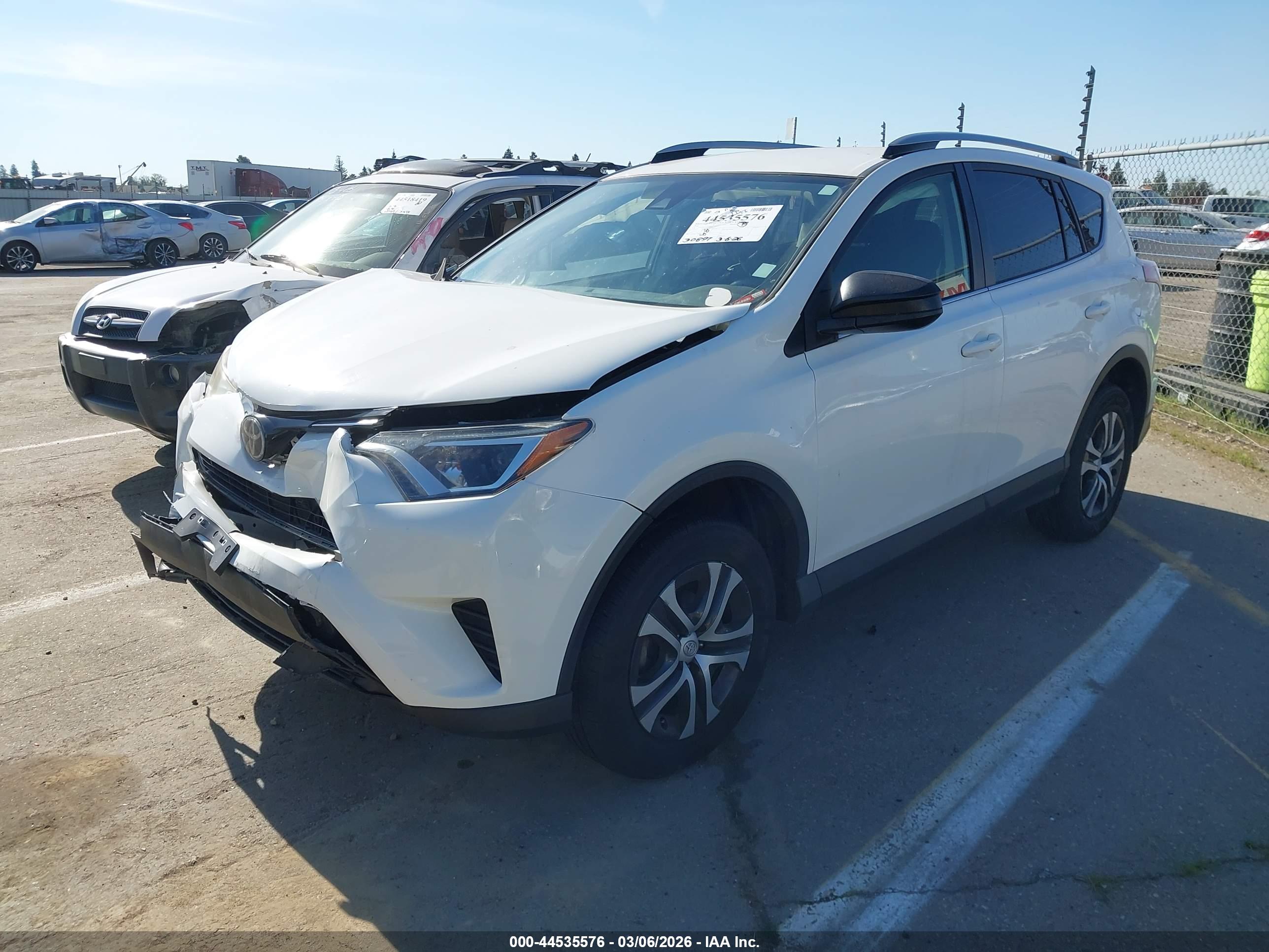 TOYOTA RAV4 image 2