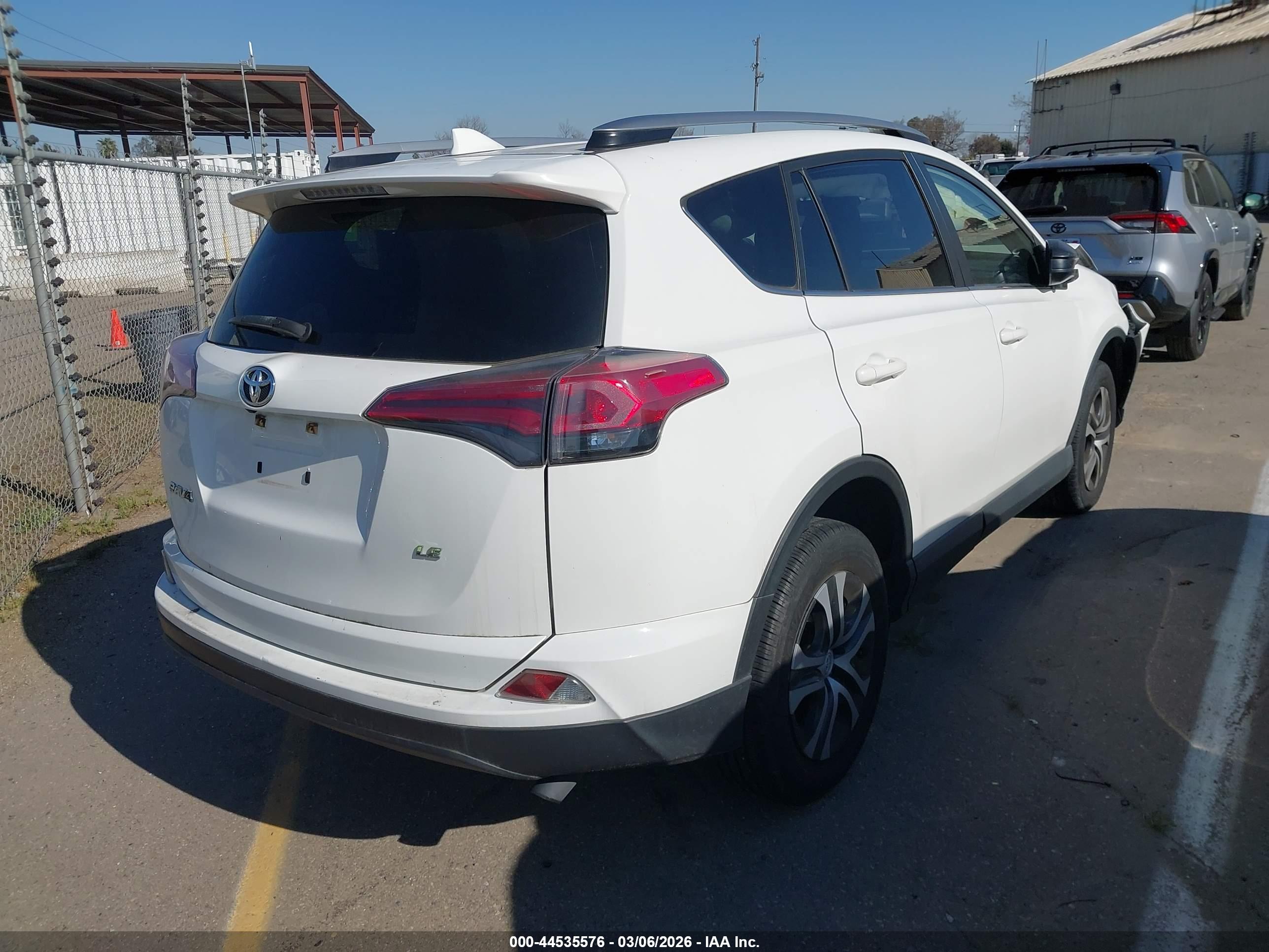 TOYOTA RAV4 image 4