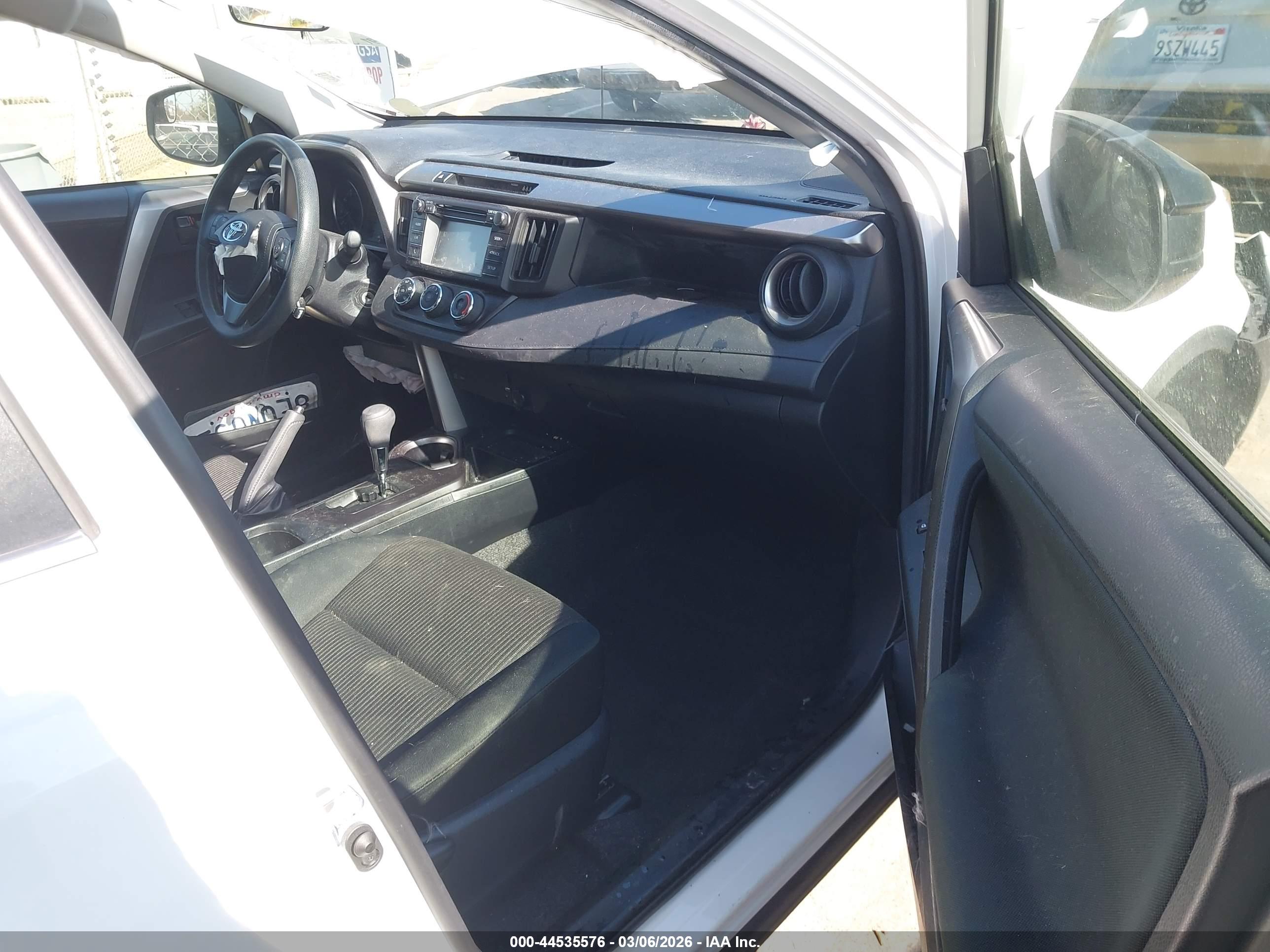 TOYOTA RAV4 image 5