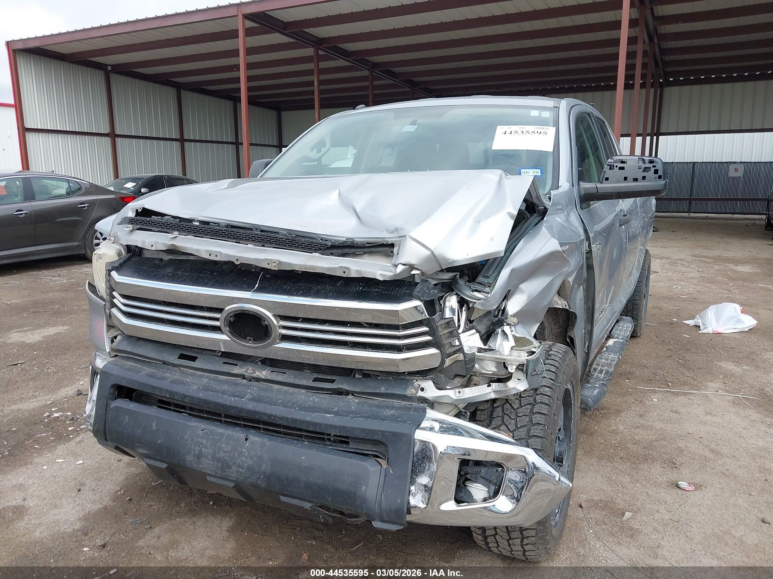 TOYOTA TUNDRA image 2