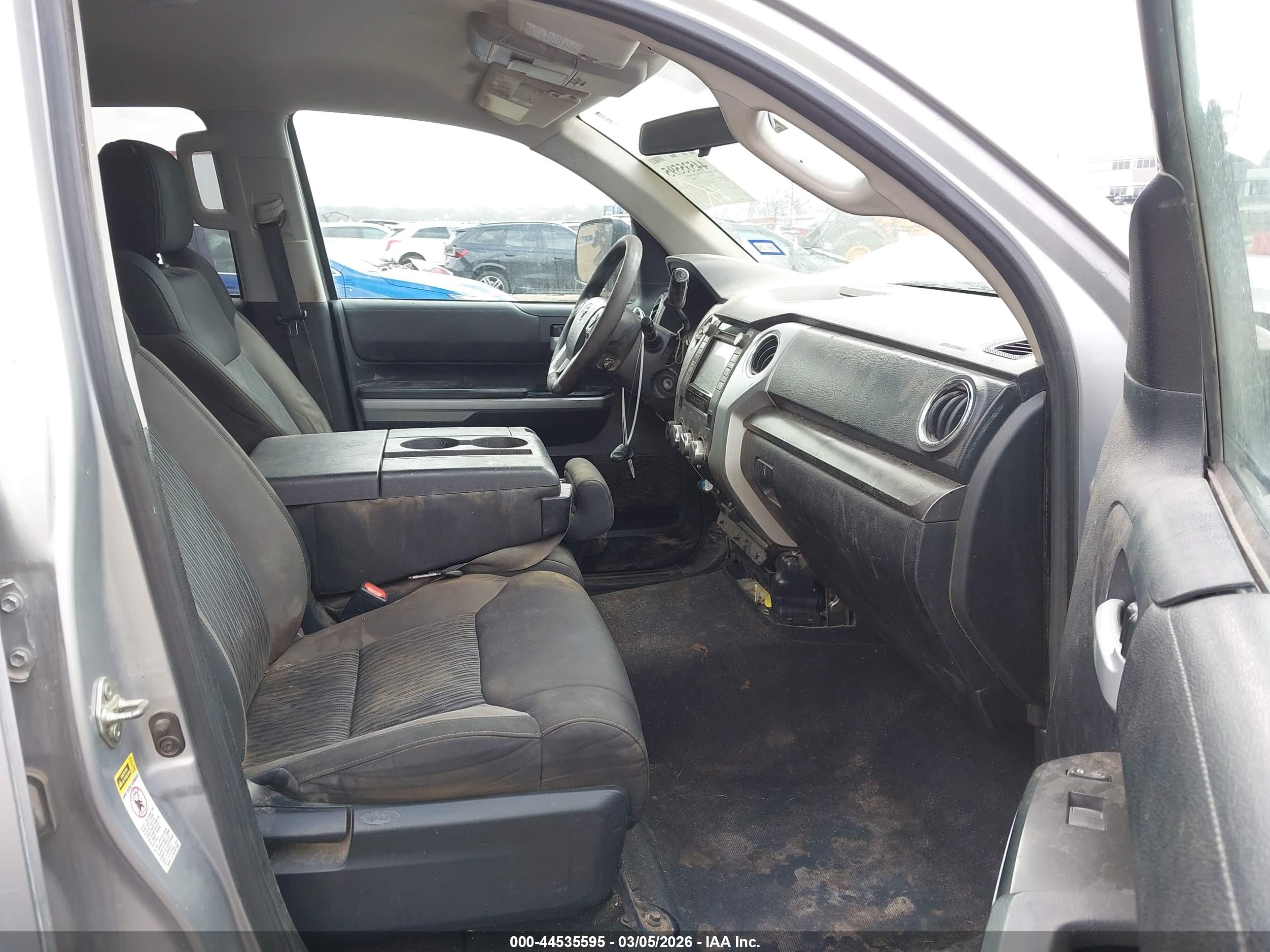 TOYOTA TUNDRA image 5