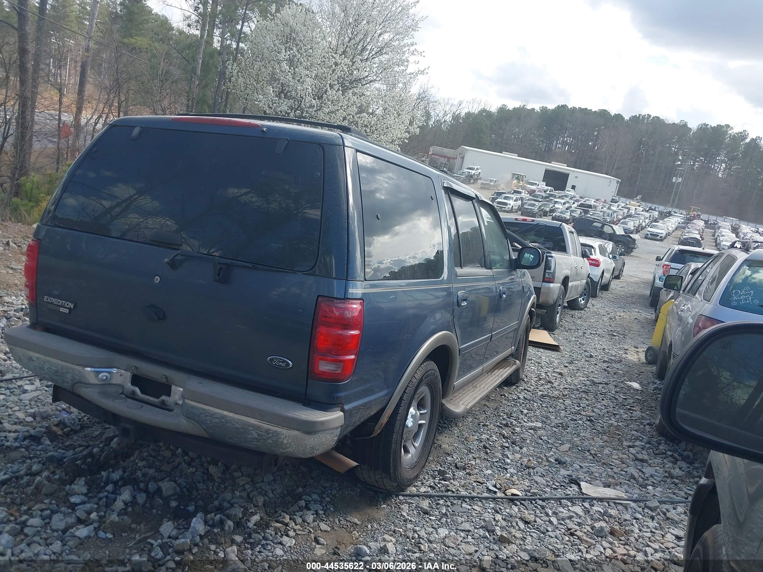 FORD EXPEDITION image 4
