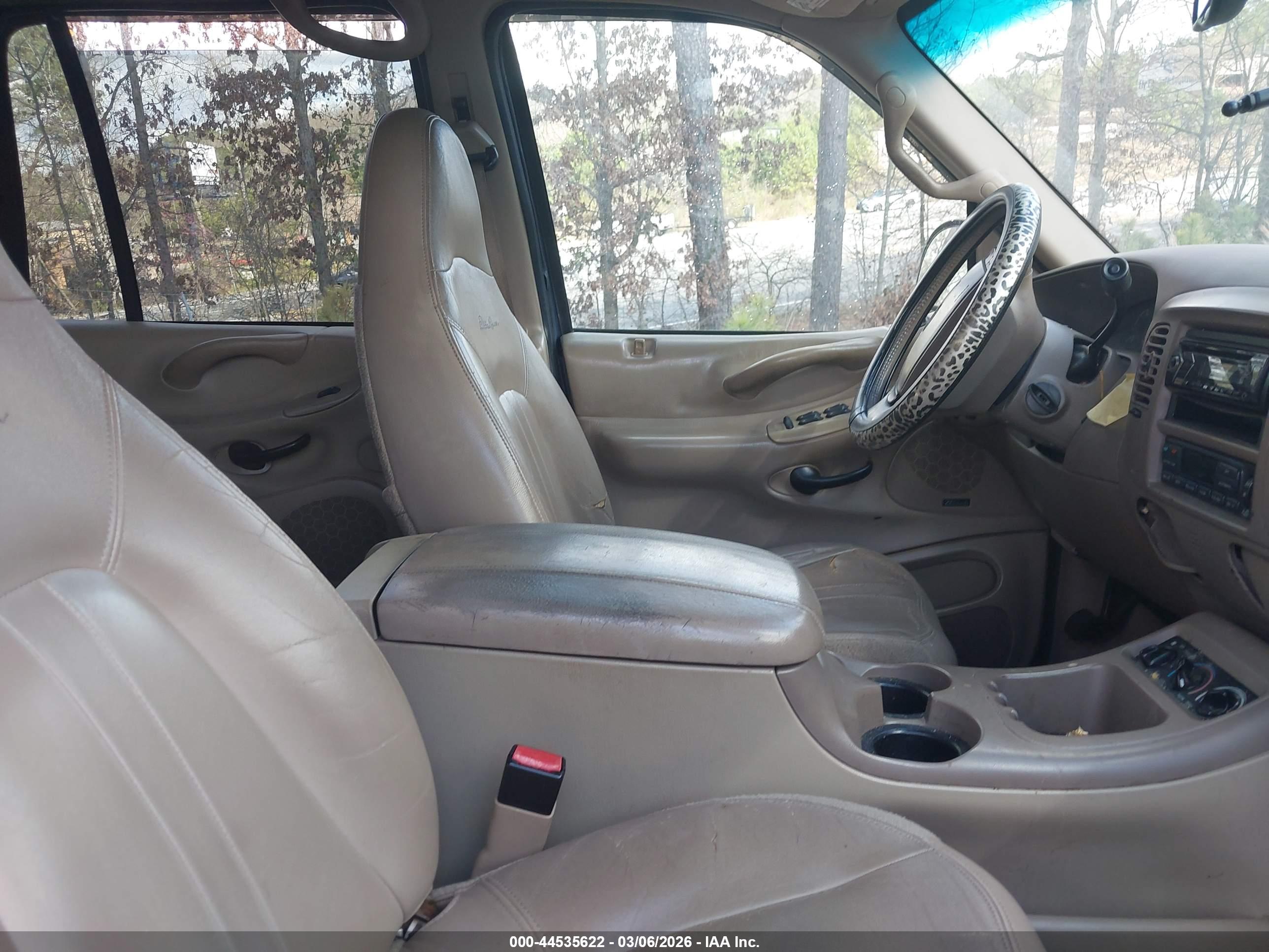 FORD EXPEDITION image 5