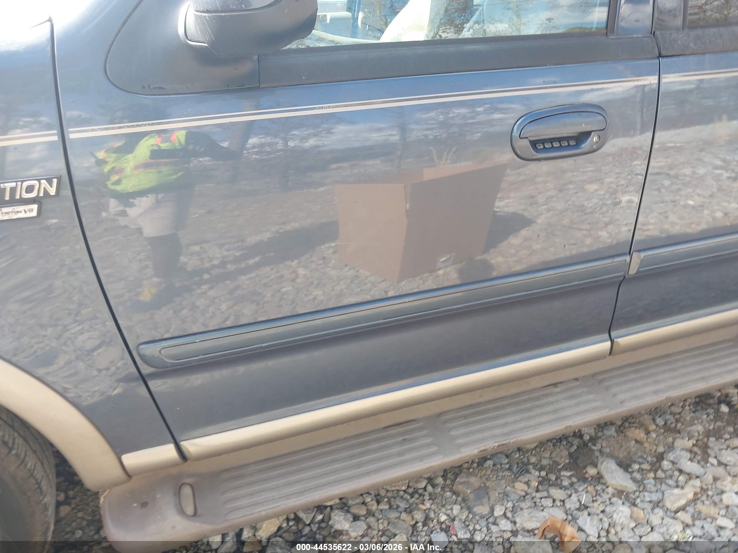 FORD EXPEDITION image 6