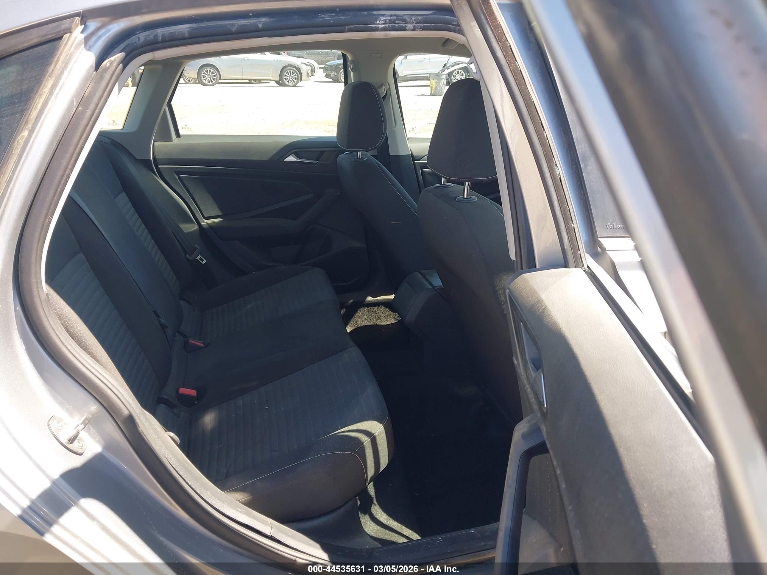 VOLKSWAGEN JETTA image 8