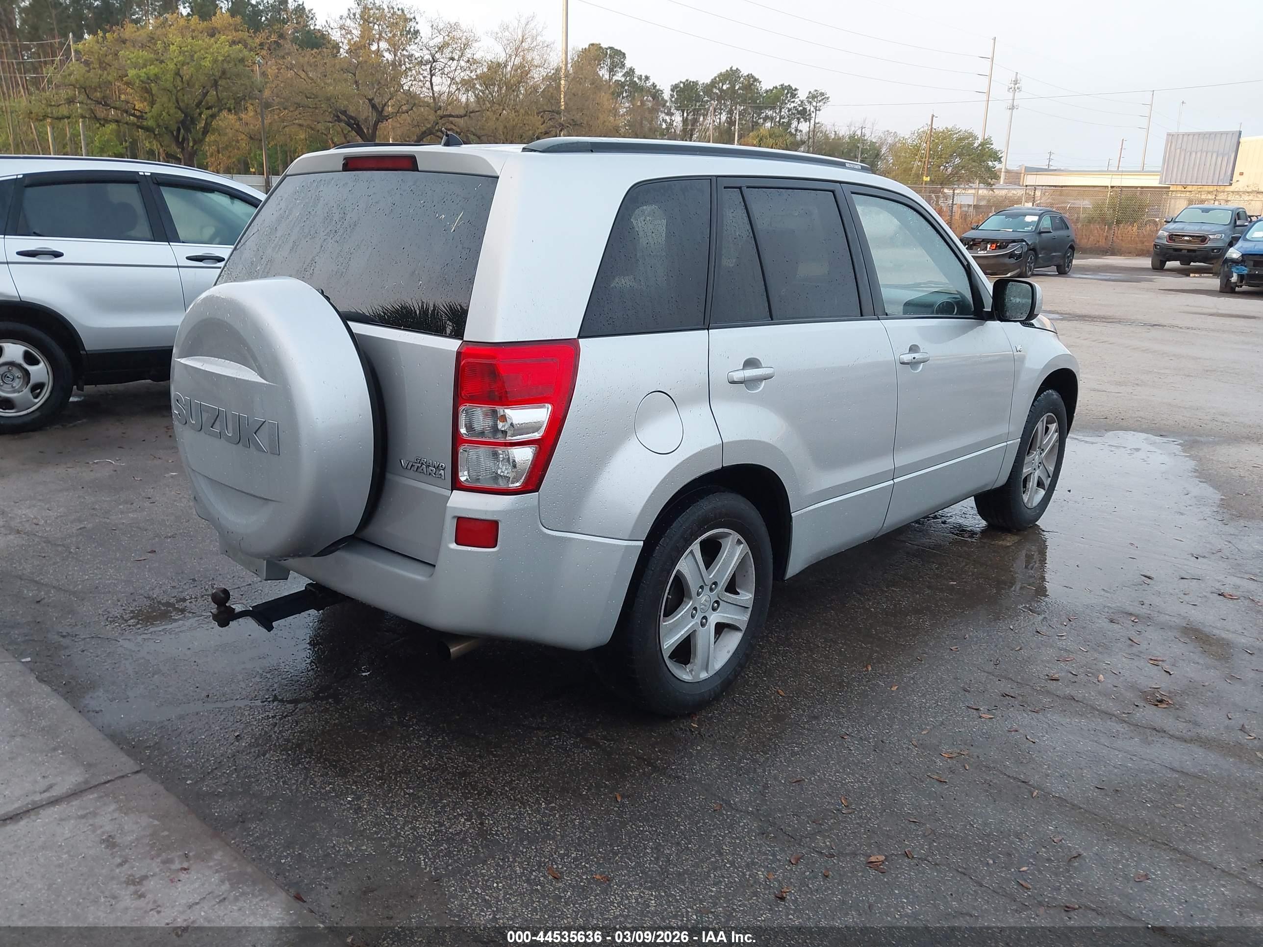 SUZUKI GRAND image 4