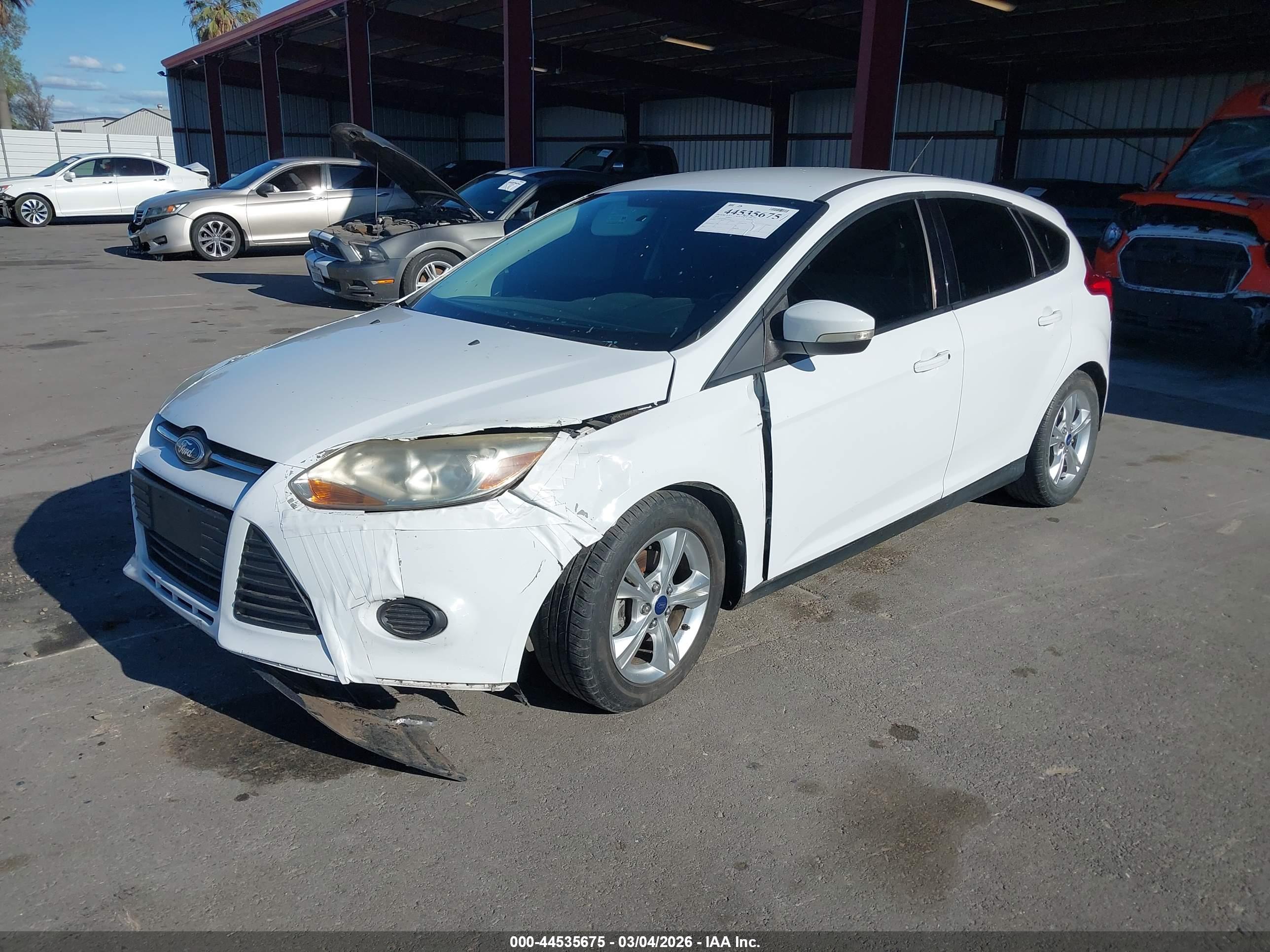FORD FOCUS image 2