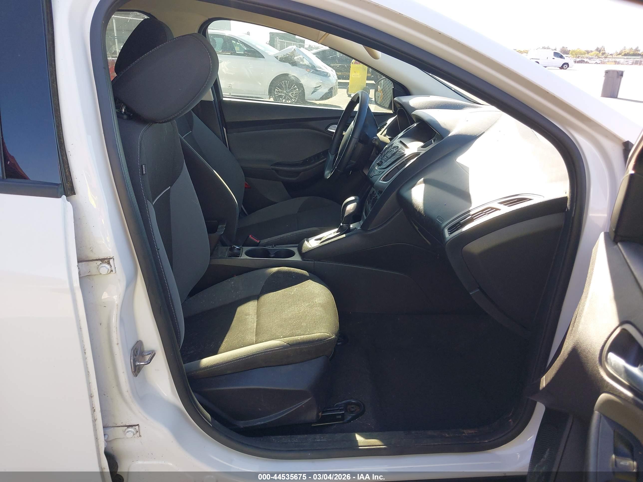 FORD FOCUS image 5