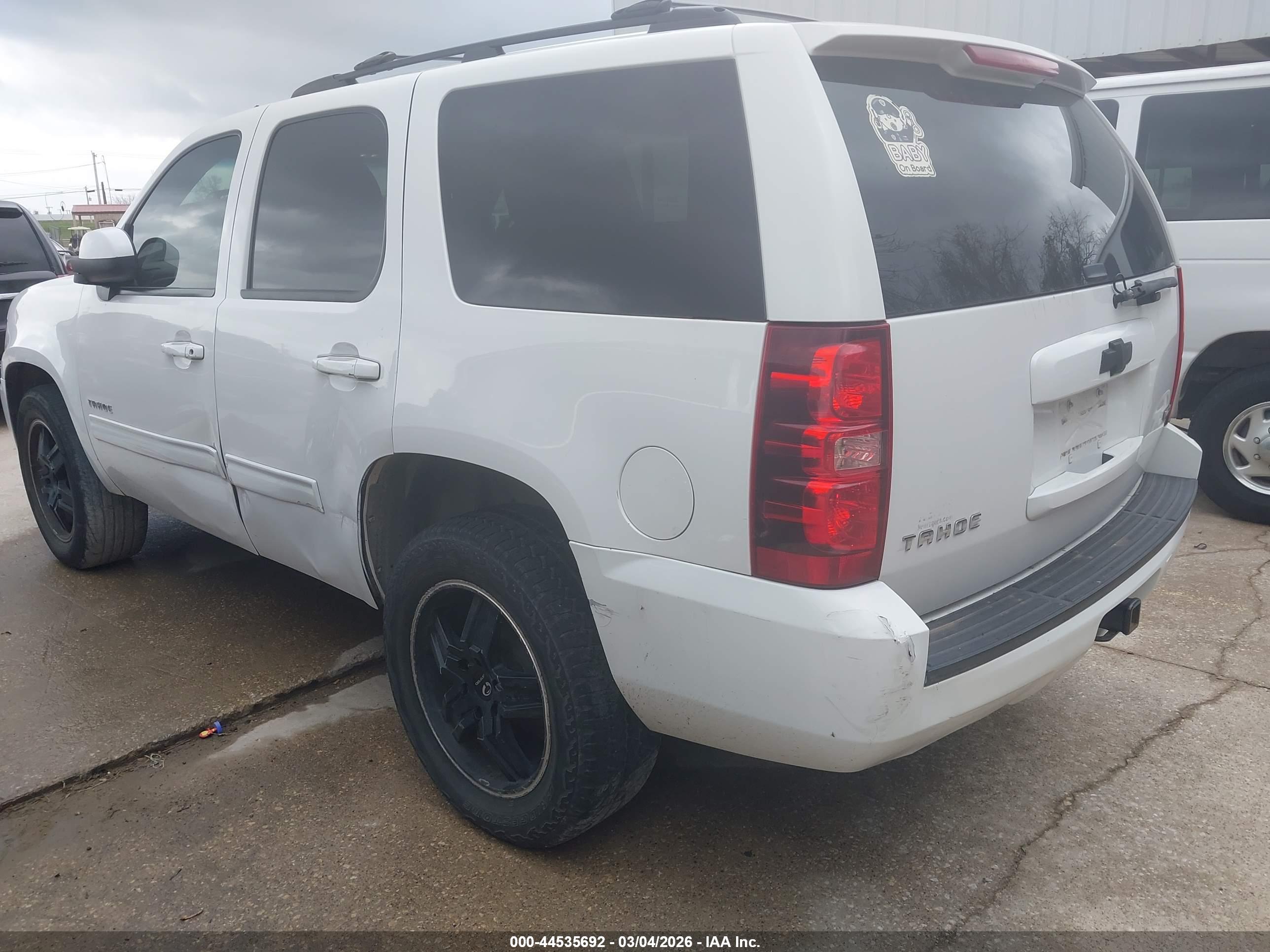 CHEVROLET TAHOE image 3
