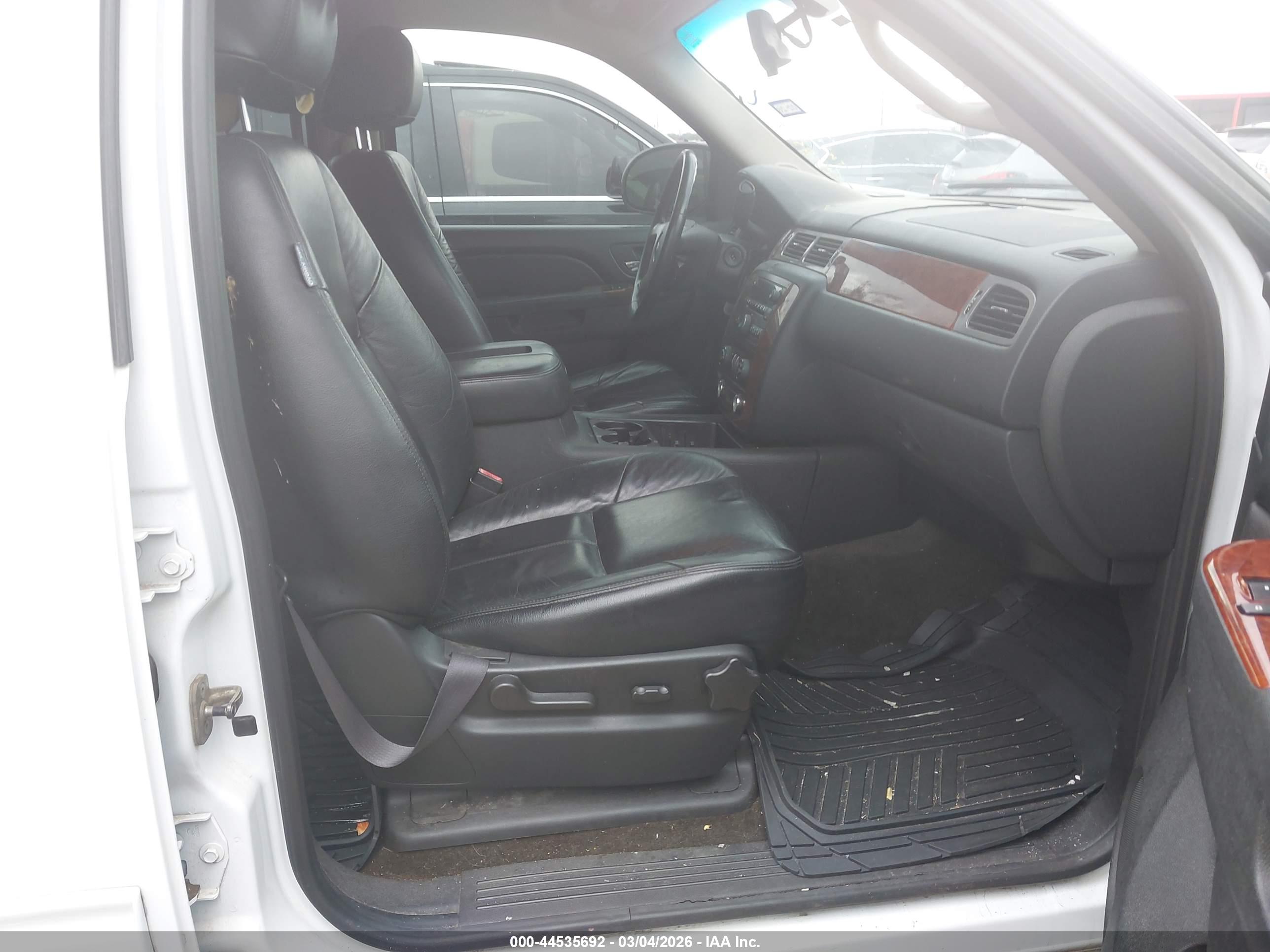 CHEVROLET TAHOE image 5