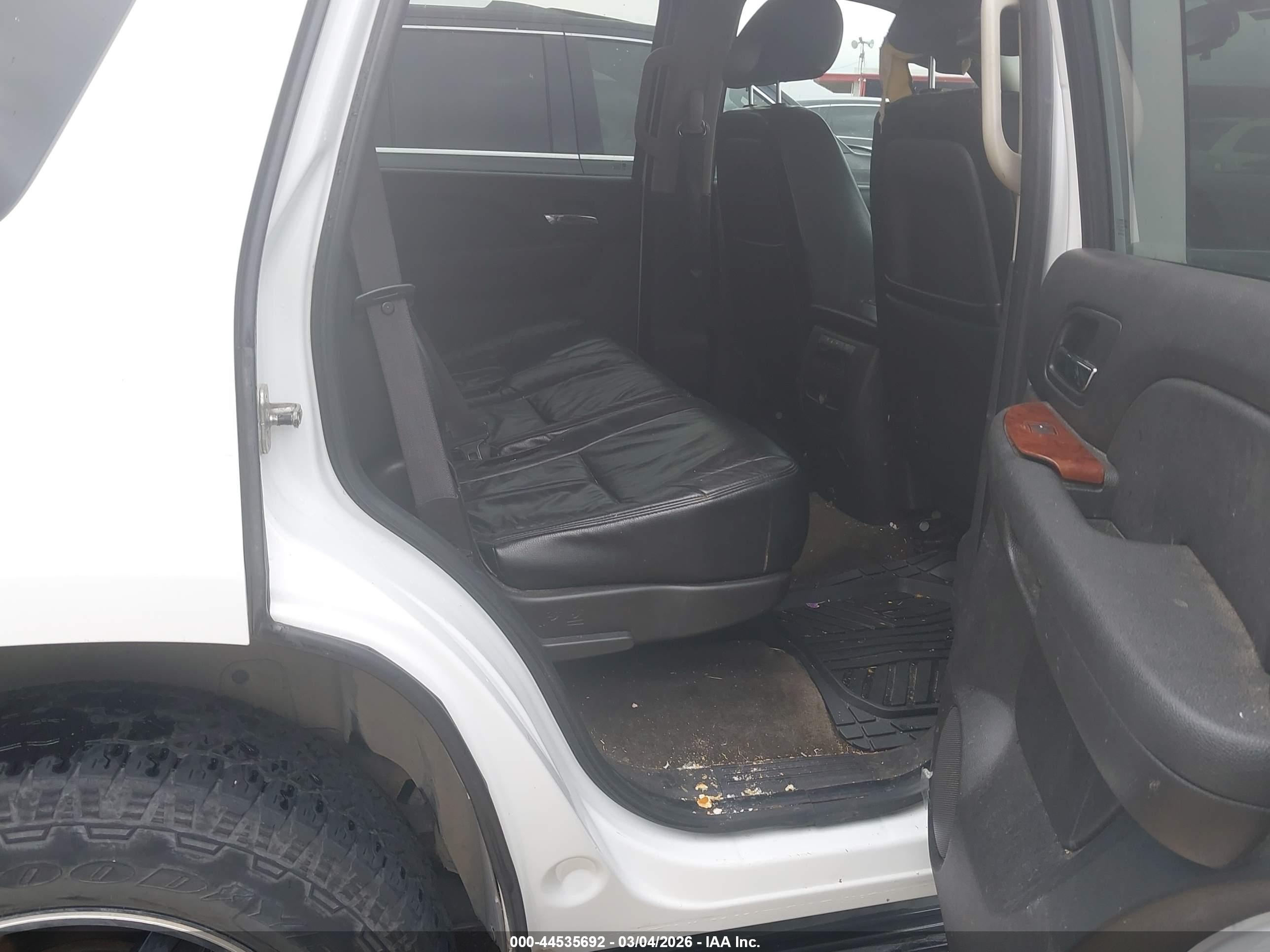 CHEVROLET TAHOE image 8