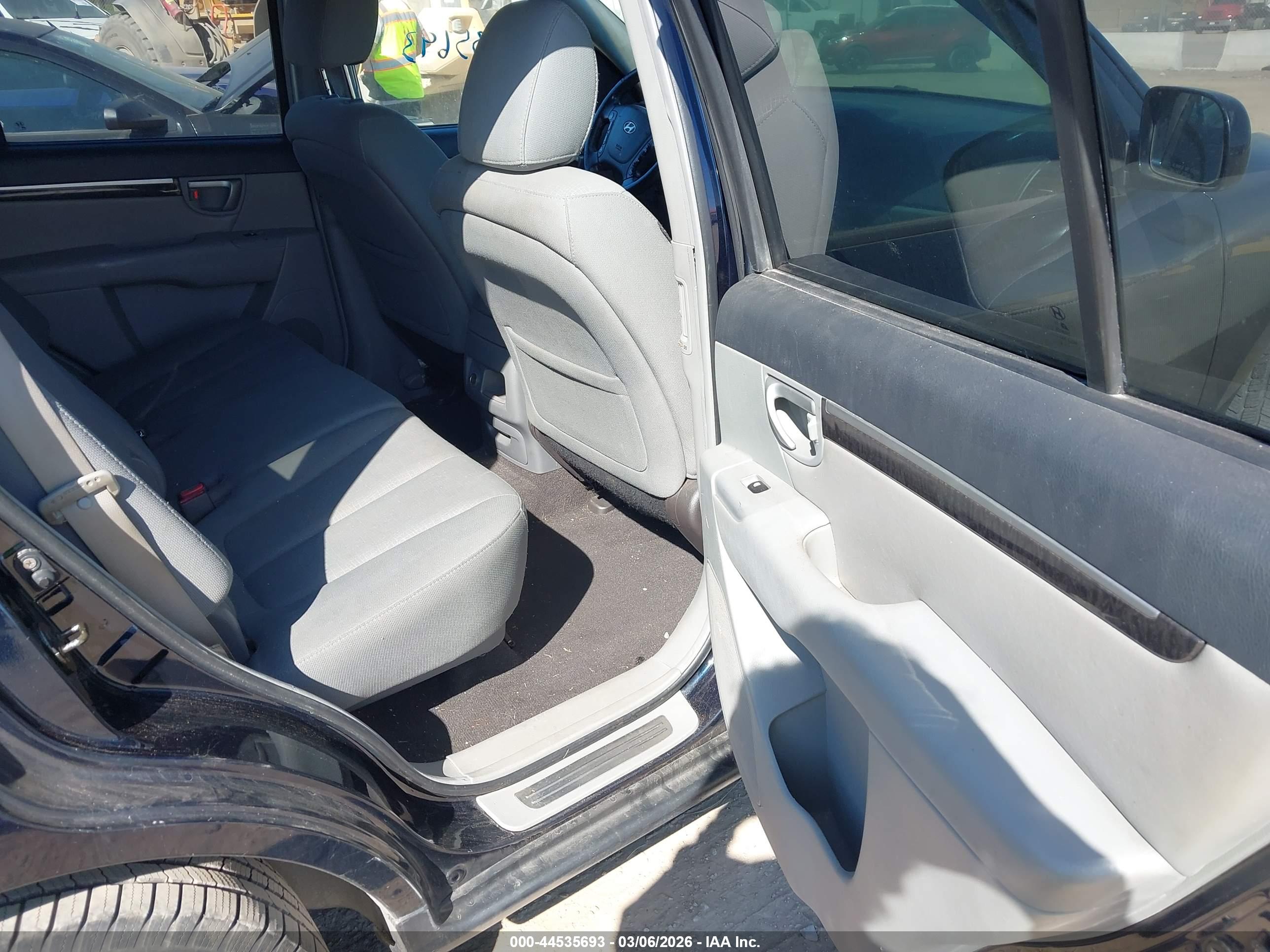 HYUNDAI SANTA image 8