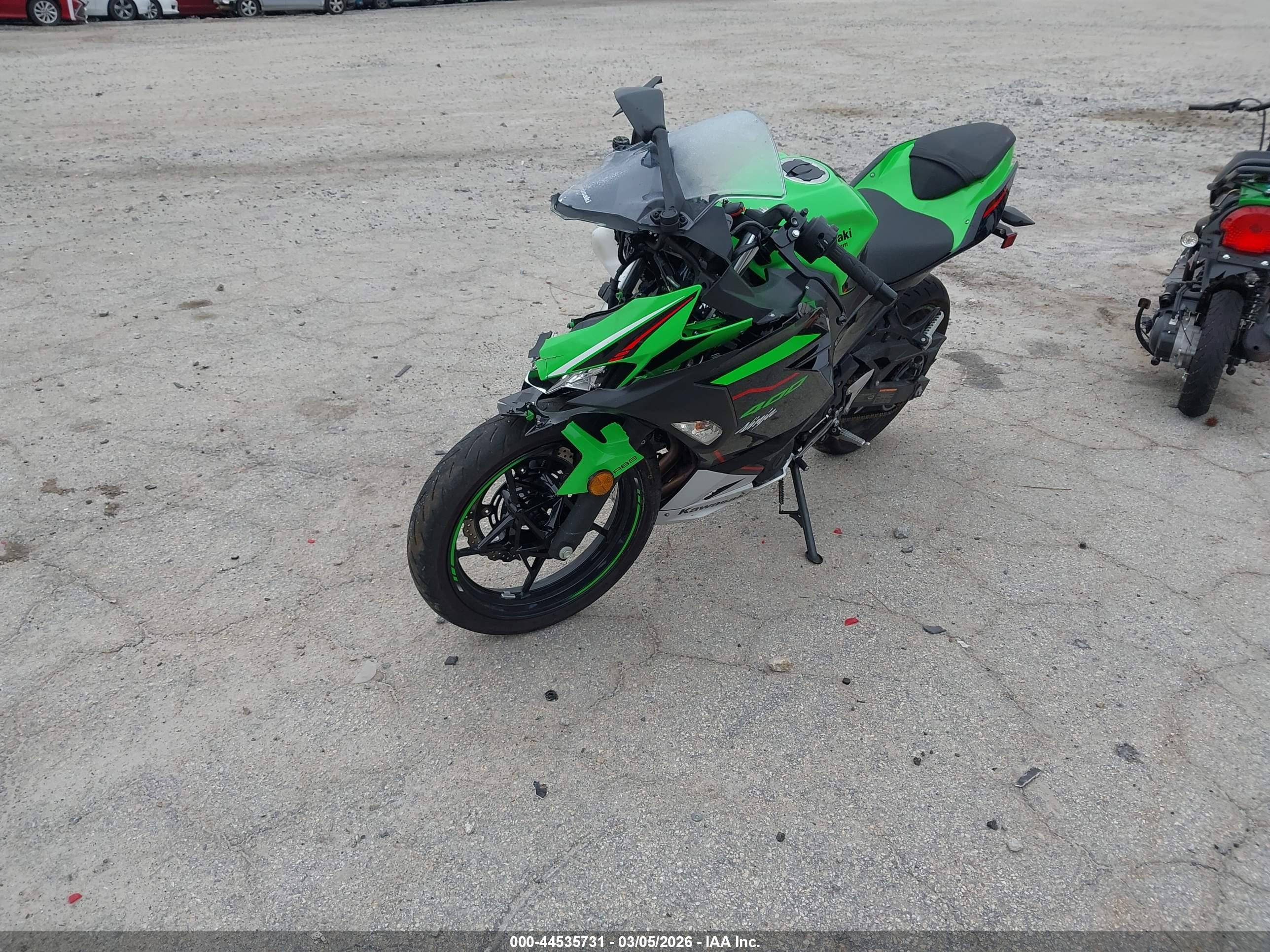 KAWASAKI EX400 image 2