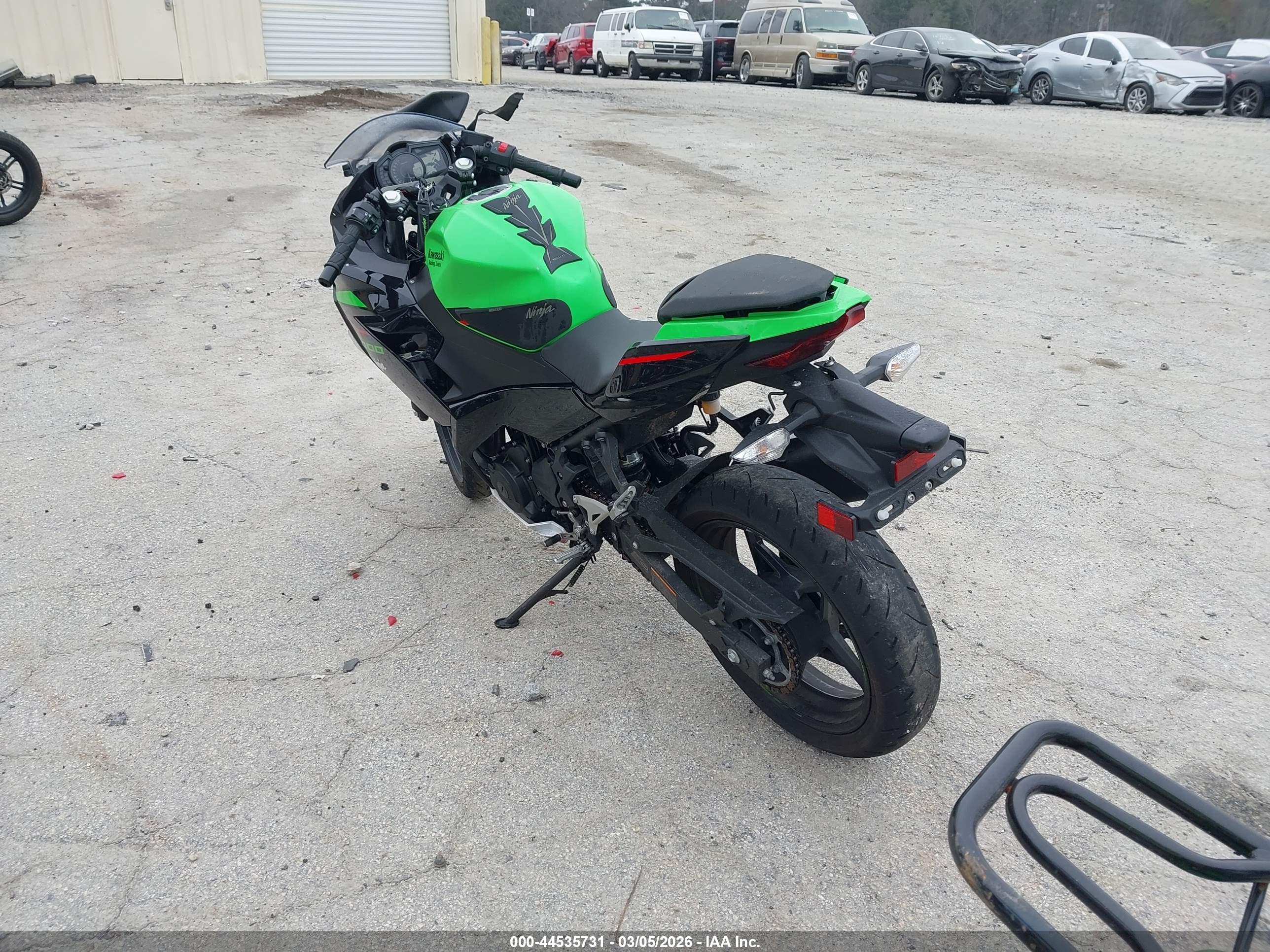KAWASAKI EX400 image 3