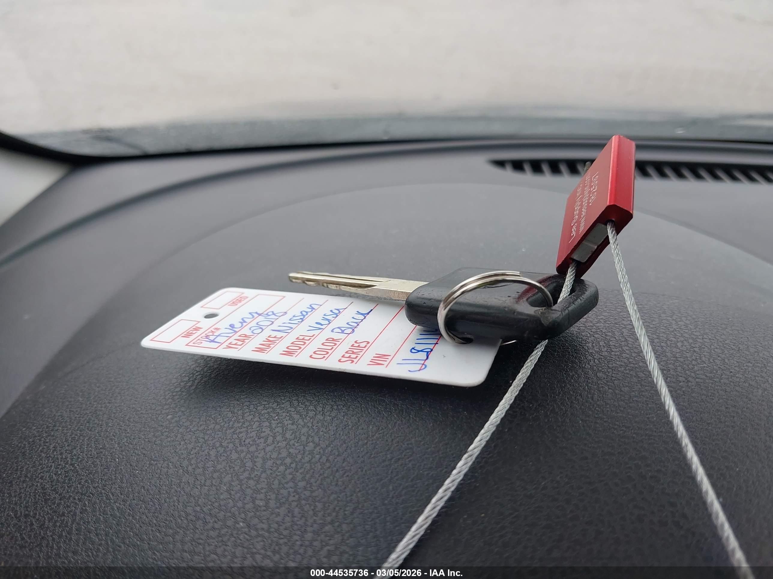 NISSAN VERSA image 11