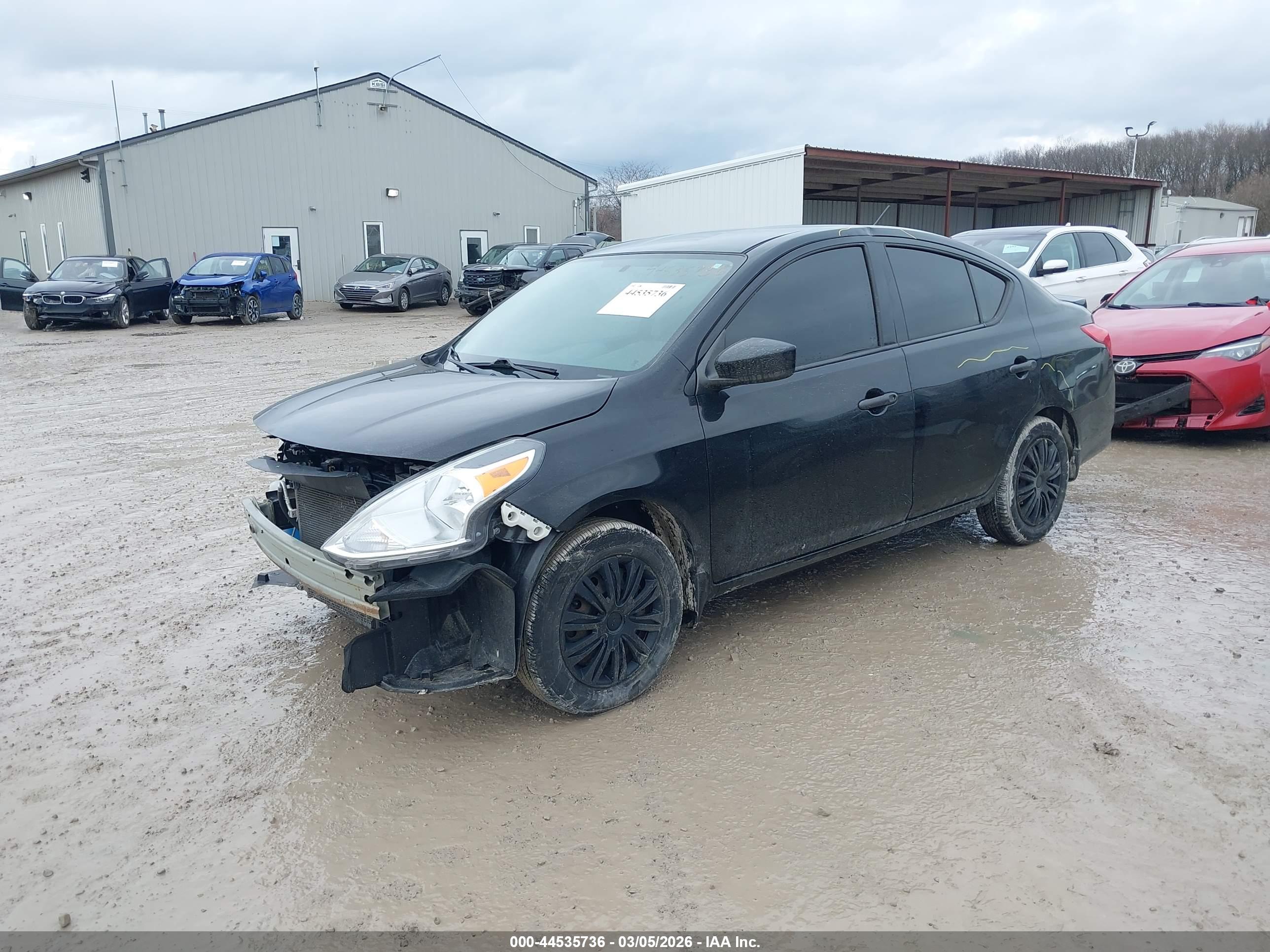 NISSAN VERSA image 2