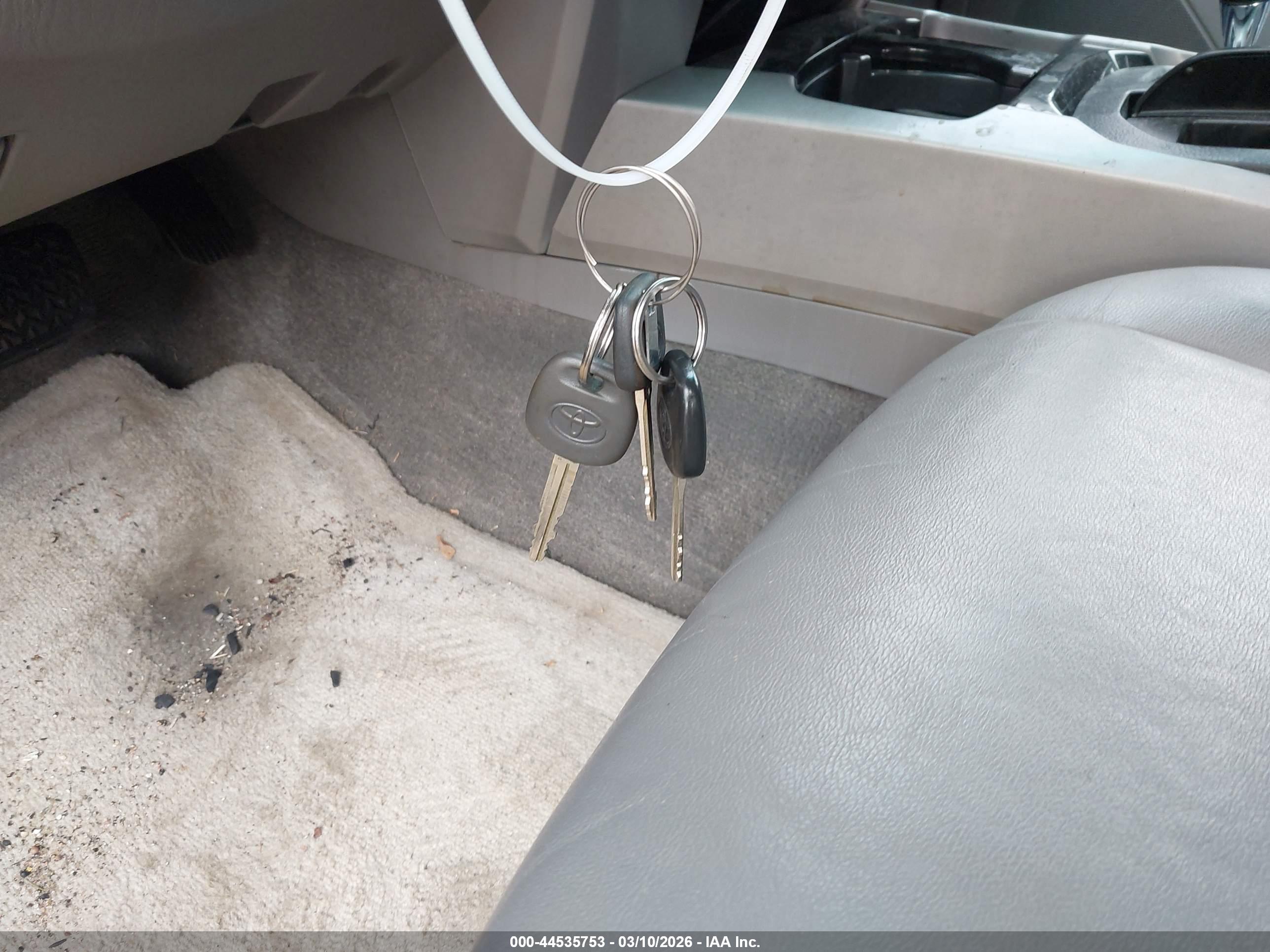 TOYOTA 4RUNNER image 11