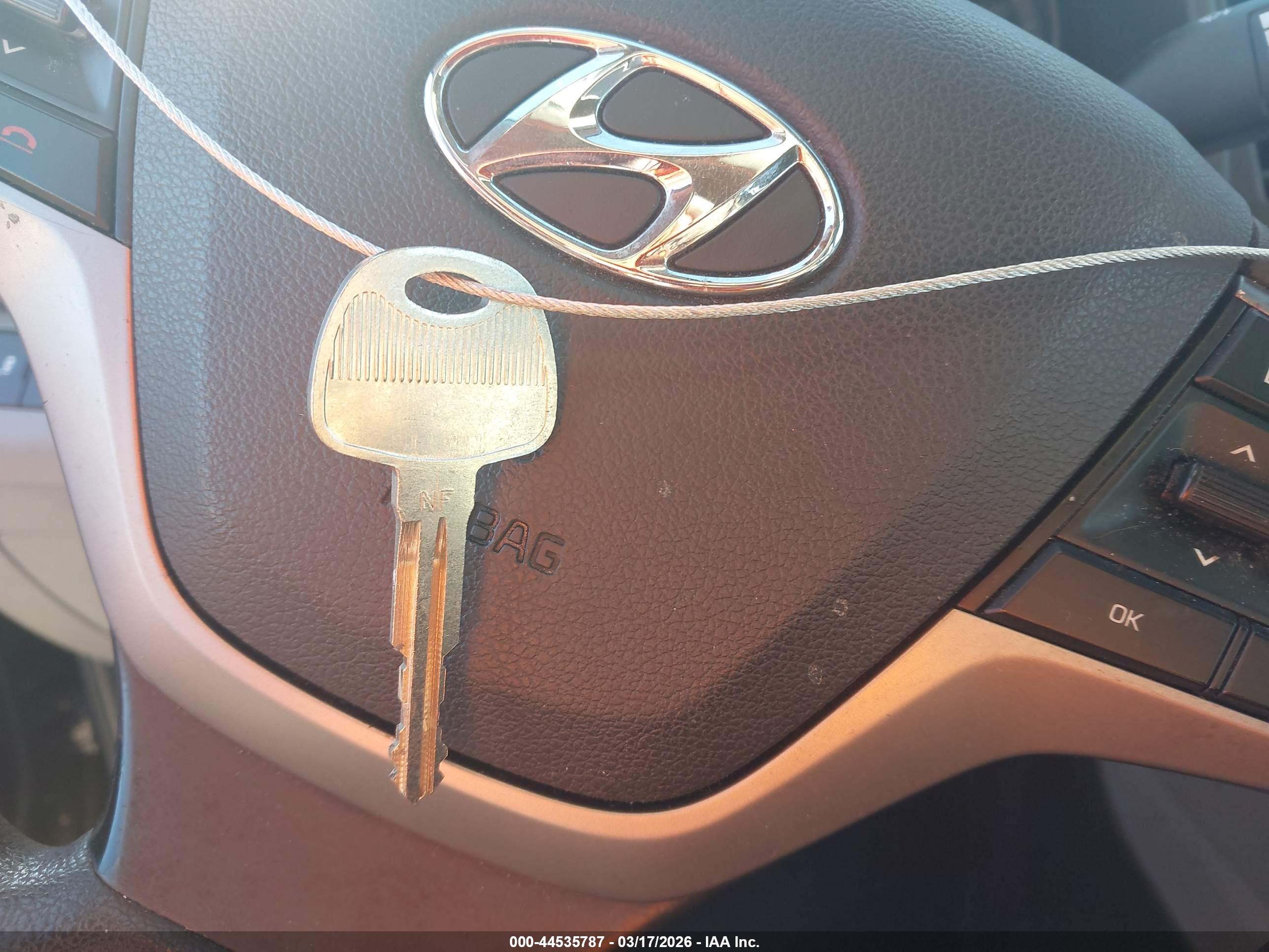 HYUNDAI ELANTRA image 11